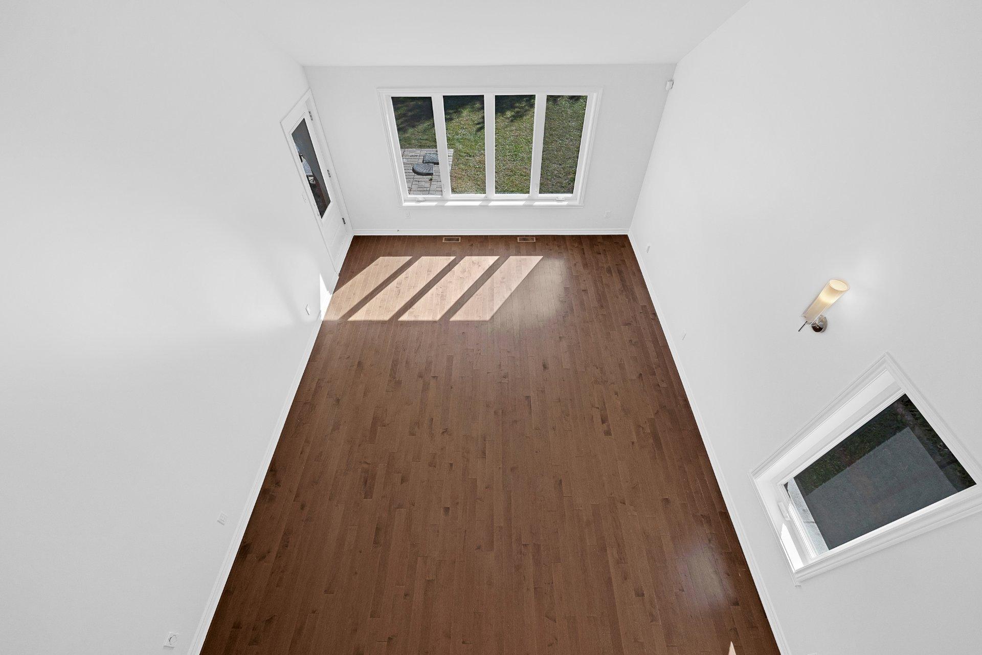 









6110


Rue Cortot

,
Brossard,




QC
J4Z0L1

