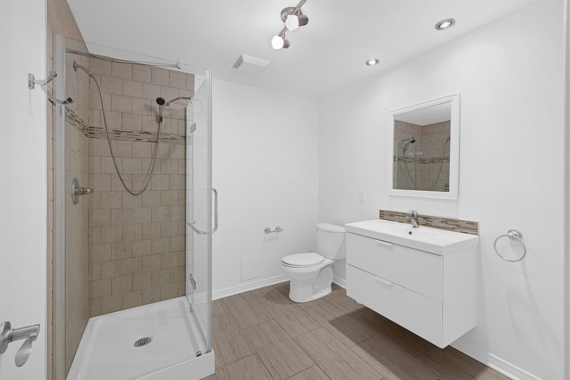 









6110


Rue Cortot

,
Brossard,




QC
J4Z0L1

