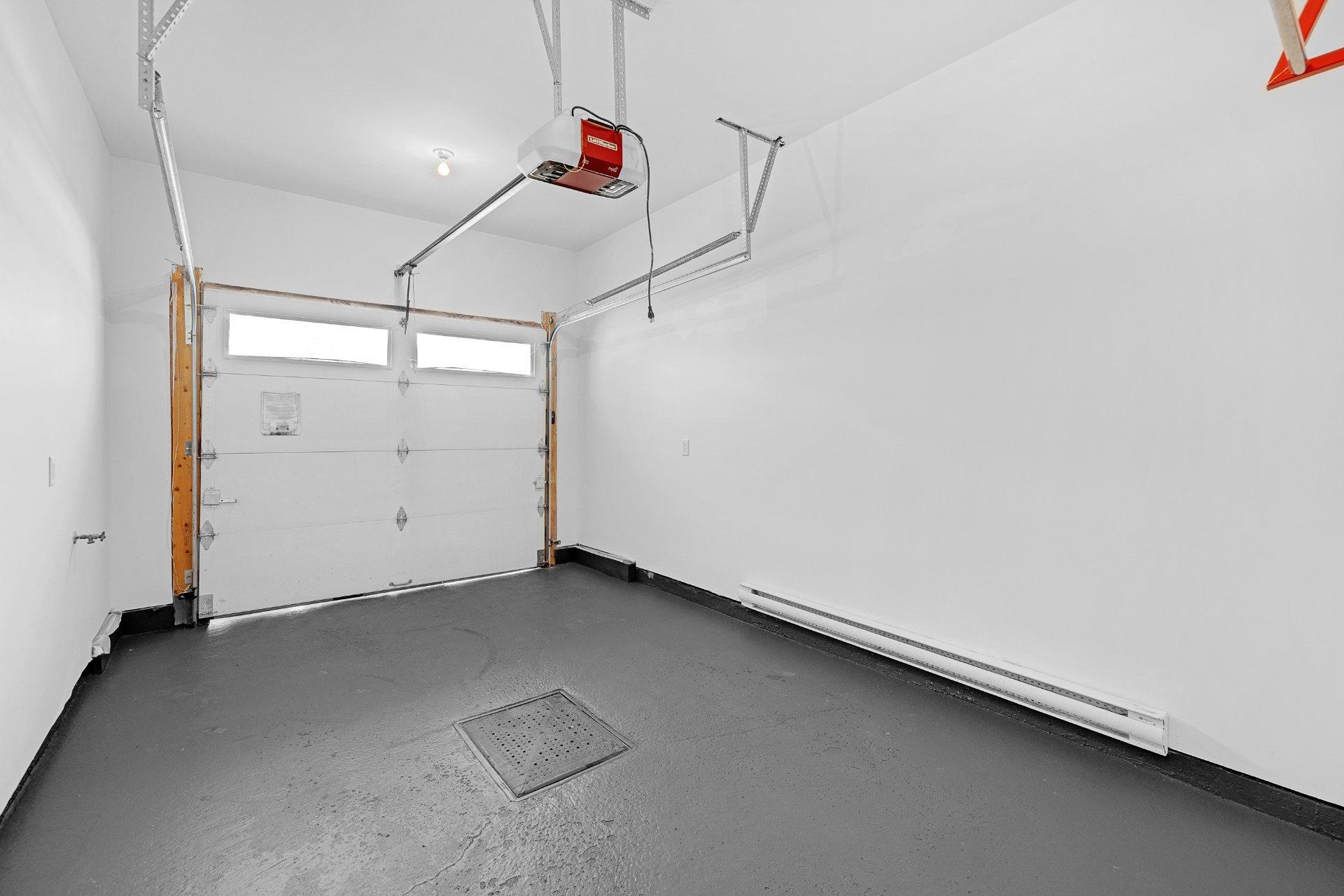 









6110


Rue Cortot

,
Brossard,




QC
J4Z0L1


