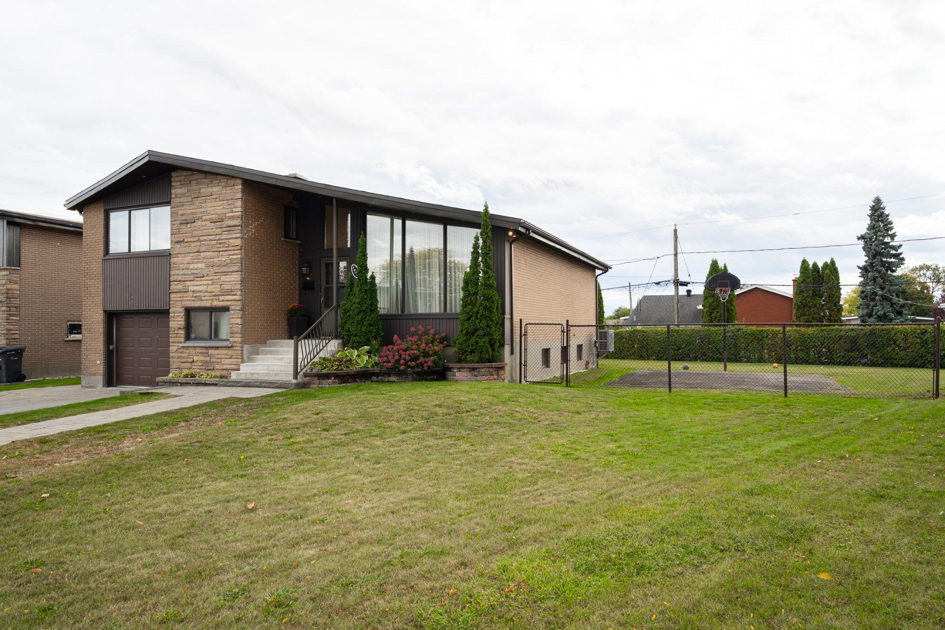 









1438


Rue Franklin

,
Laval (Chomedey),




QC
H7W1K6

