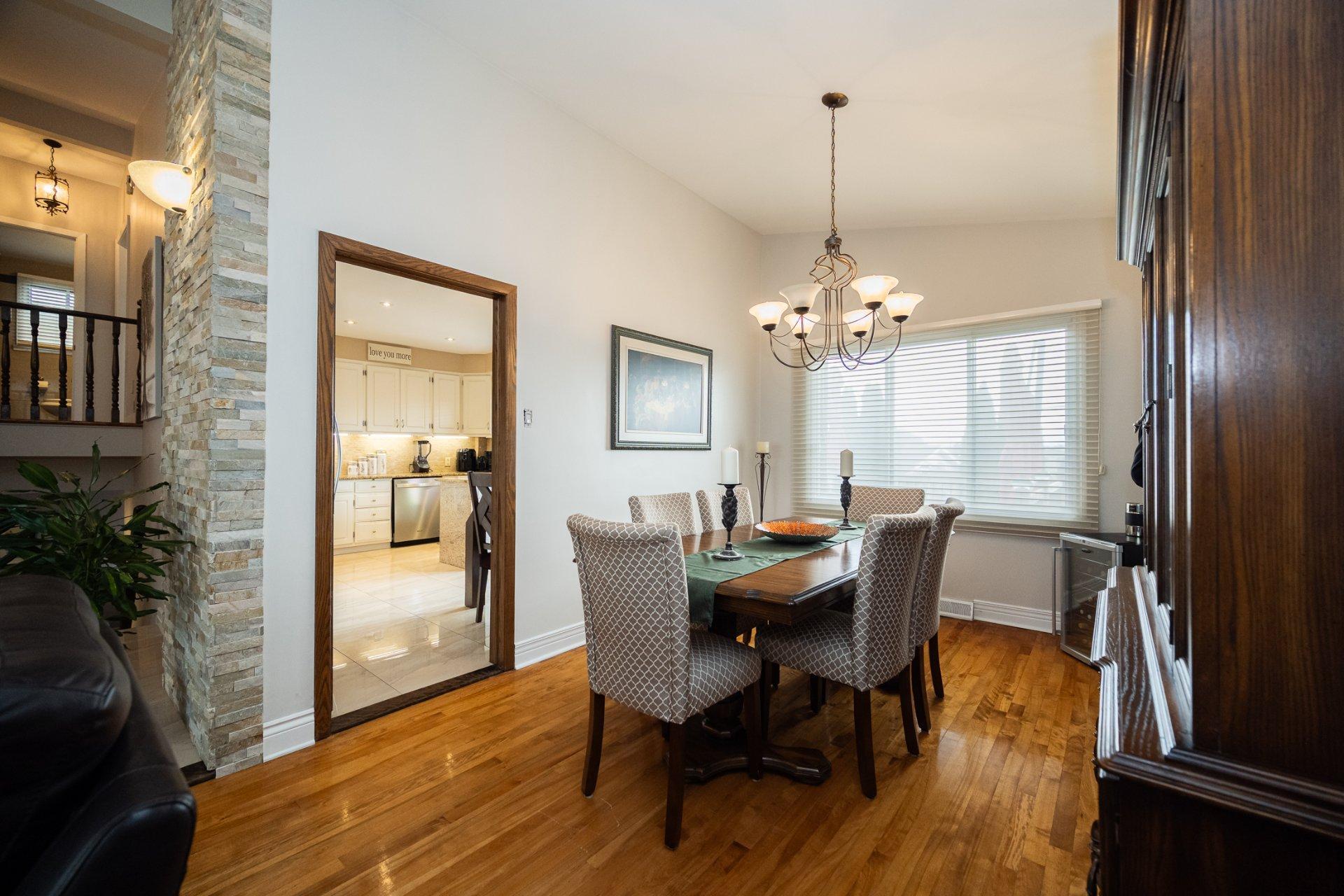 









1438


Rue Franklin

,
Laval (Chomedey),




QC
H7W1K6

