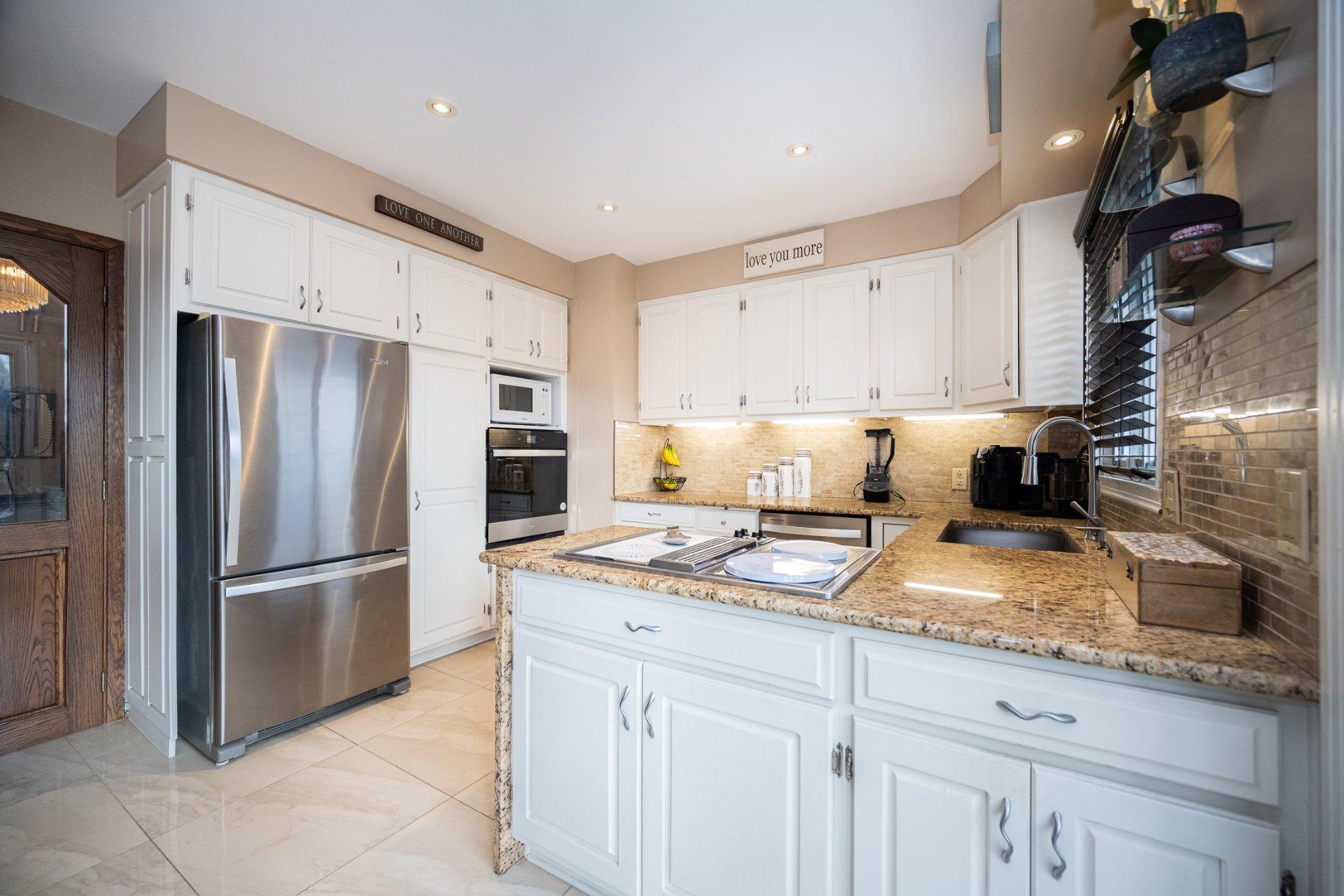 









1438


Rue Franklin

,
Laval (Chomedey),




QC
H7W1K6

