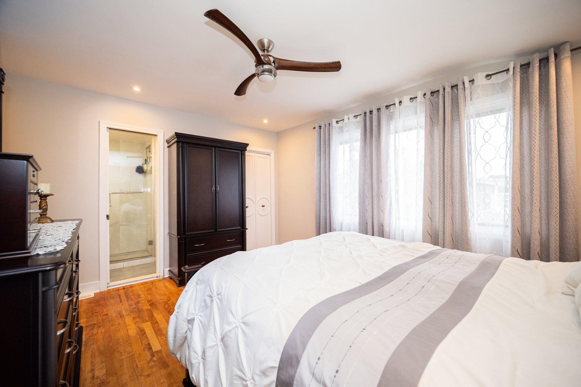 









1438


Rue Franklin

,
Laval (Chomedey),




QC
H7W1K6

