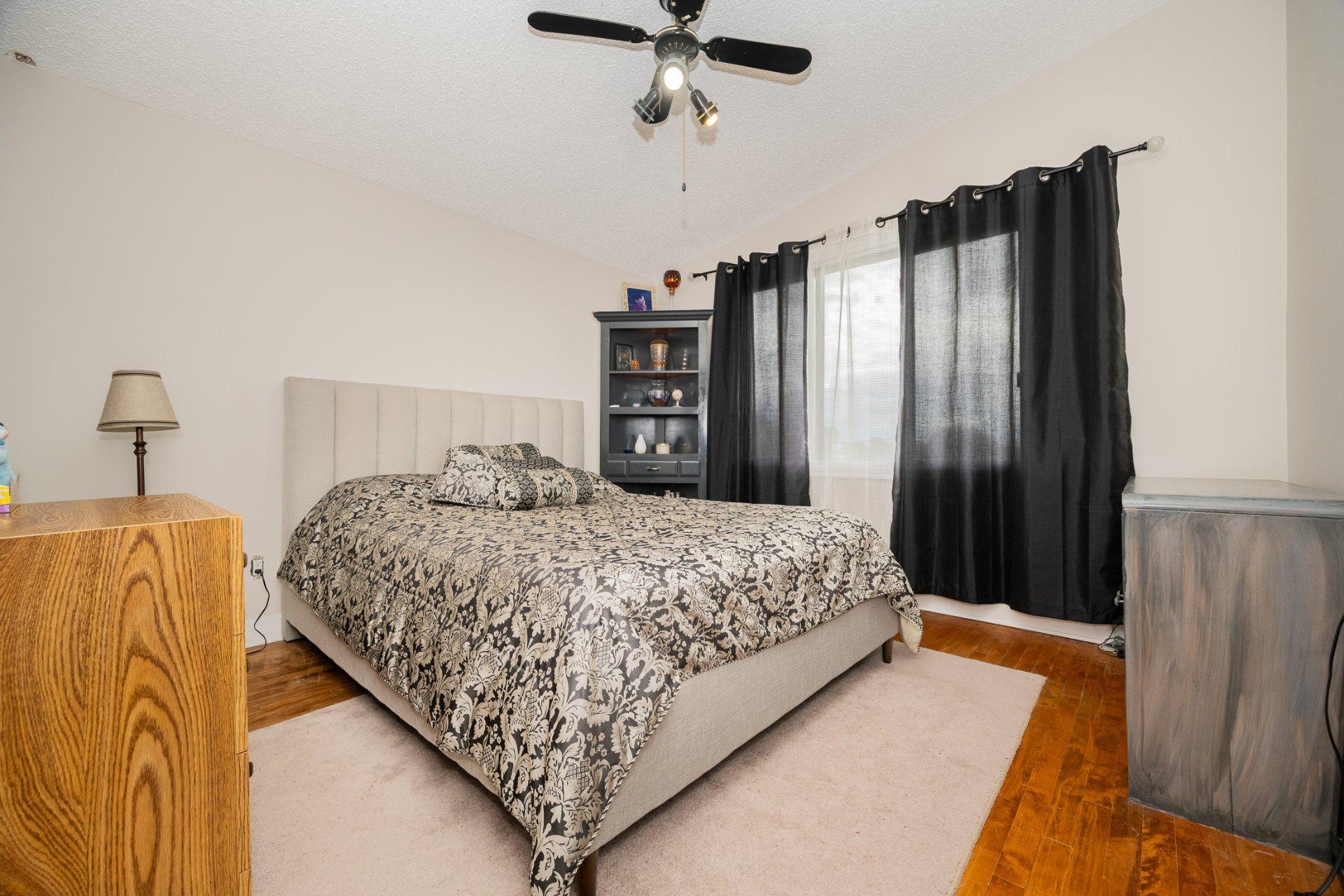 









1438


Rue Franklin

,
Laval (Chomedey),




QC
H7W1K6

