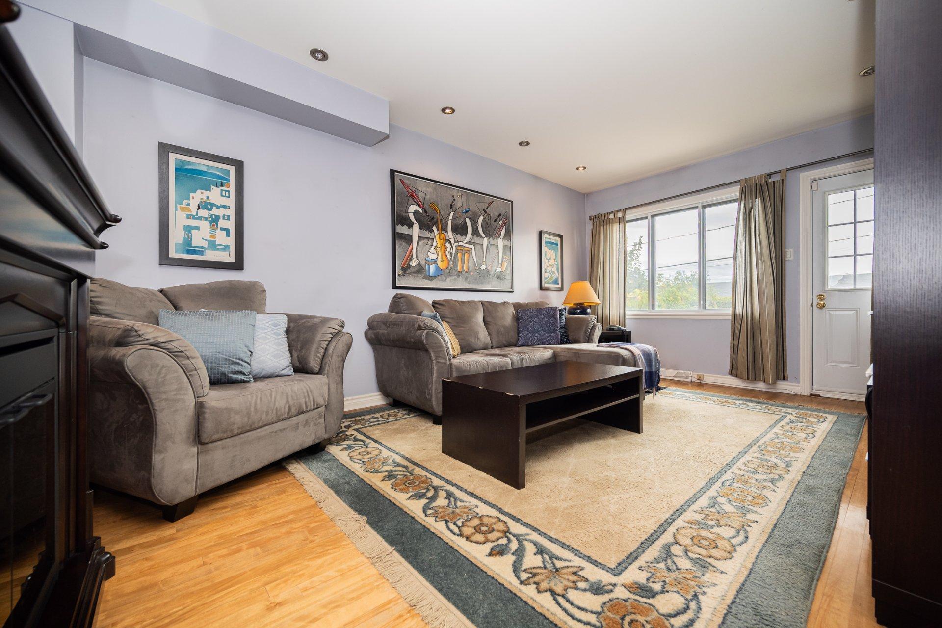 









1438


Rue Franklin

,
Laval (Chomedey),




QC
H7W1K6

