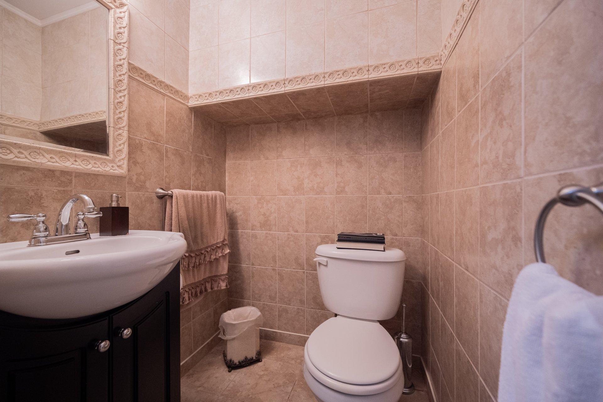 









1438


Rue Franklin

,
Laval (Chomedey),




QC
H7W1K6

