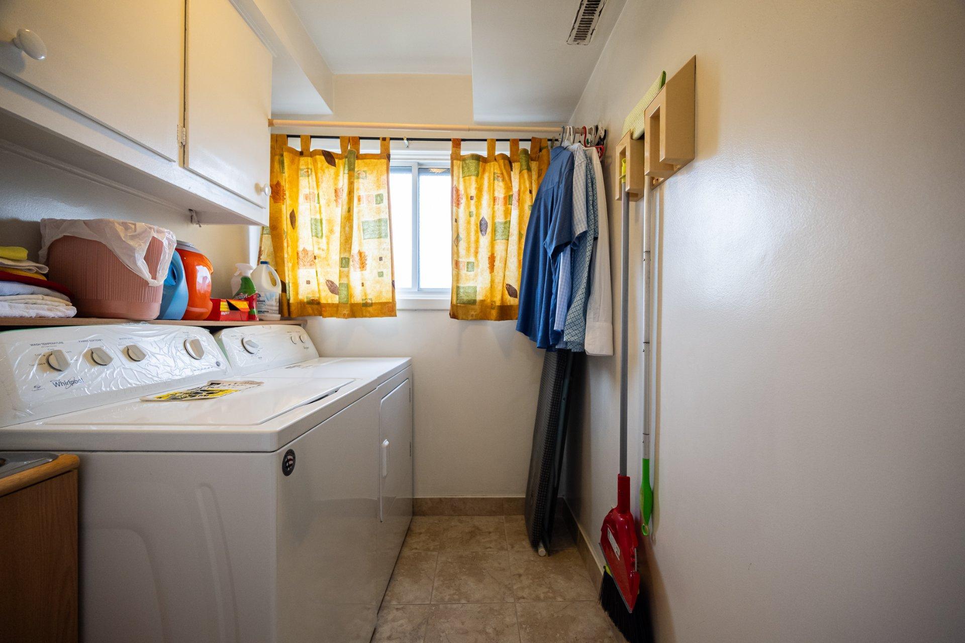 









1438


Rue Franklin

,
Laval (Chomedey),




QC
H7W1K6

