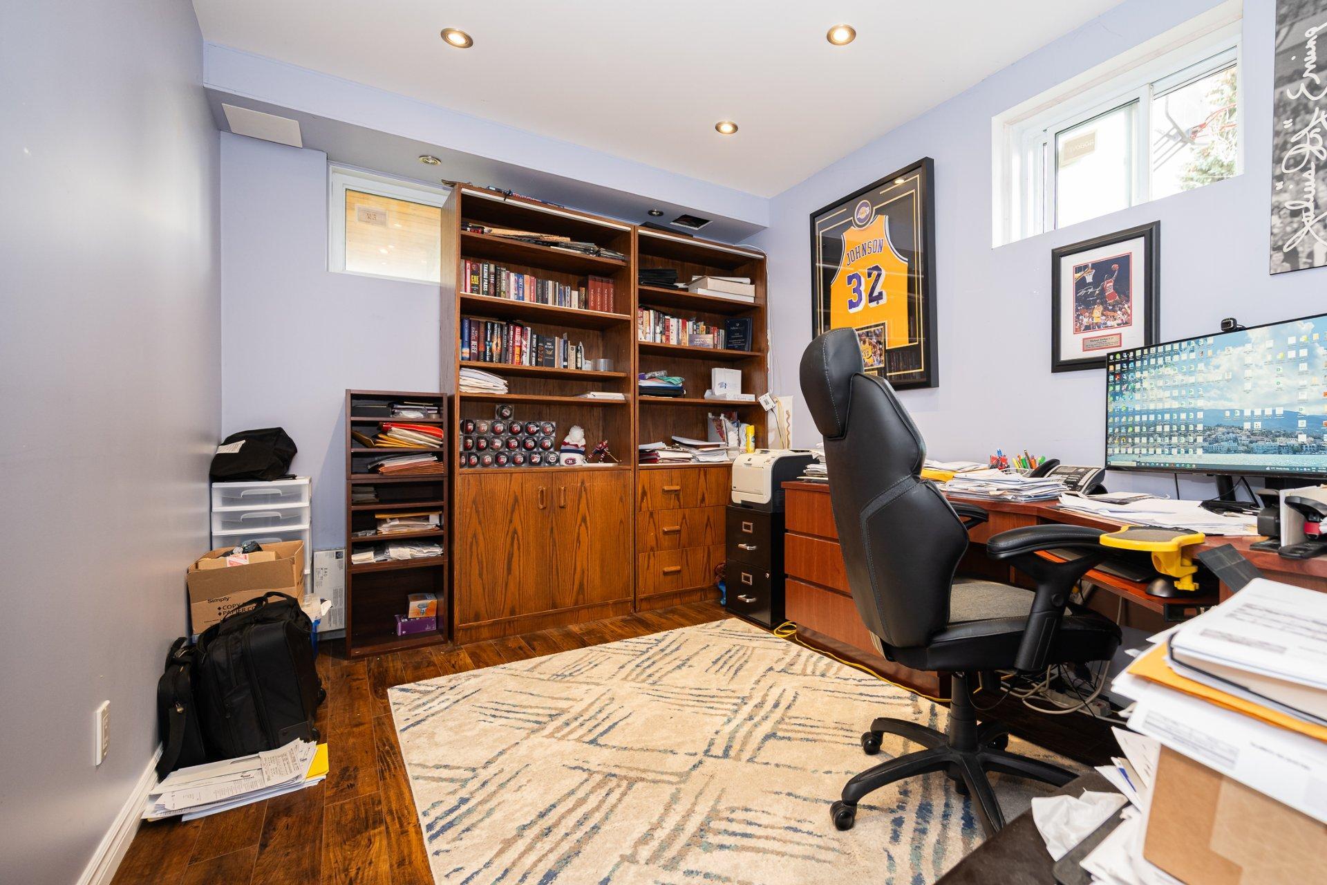









1438


Rue Franklin

,
Laval (Chomedey),




QC
H7W1K6

