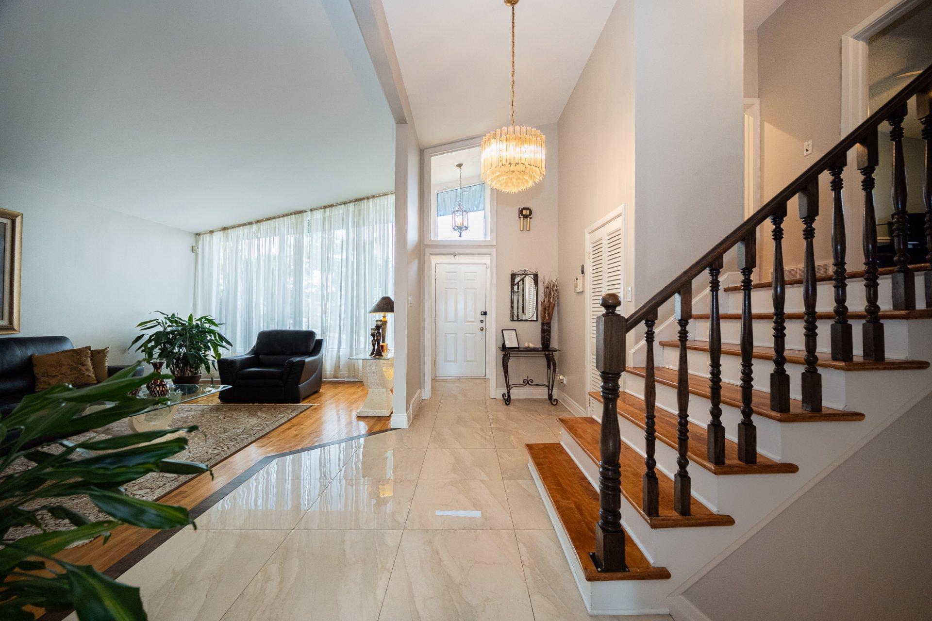 









1438


Rue Franklin

,
Laval (Chomedey),




QC
H7W1K6

