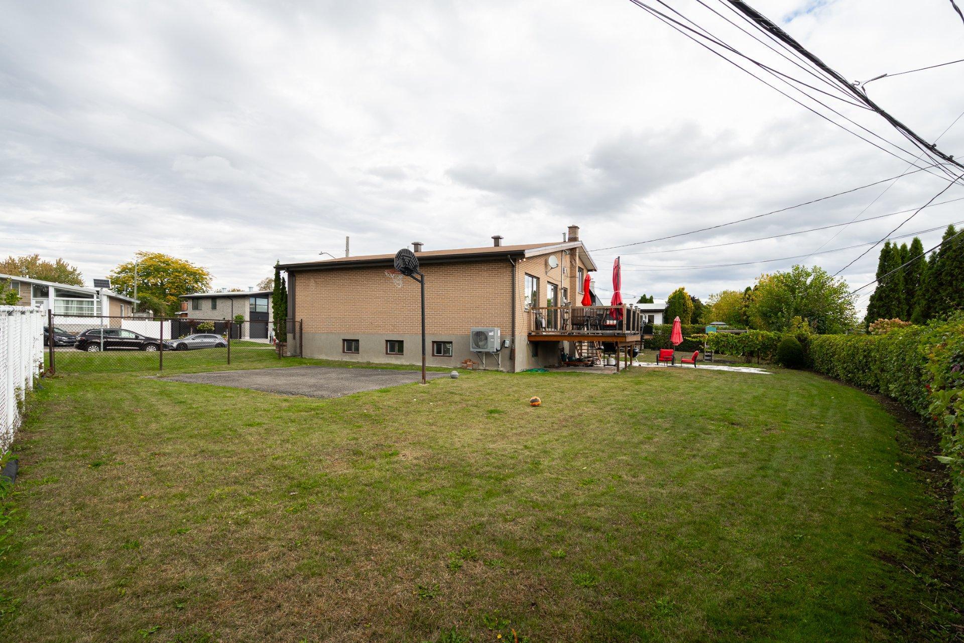 









1438


Rue Franklin

,
Laval (Chomedey),




QC
H7W1K6

