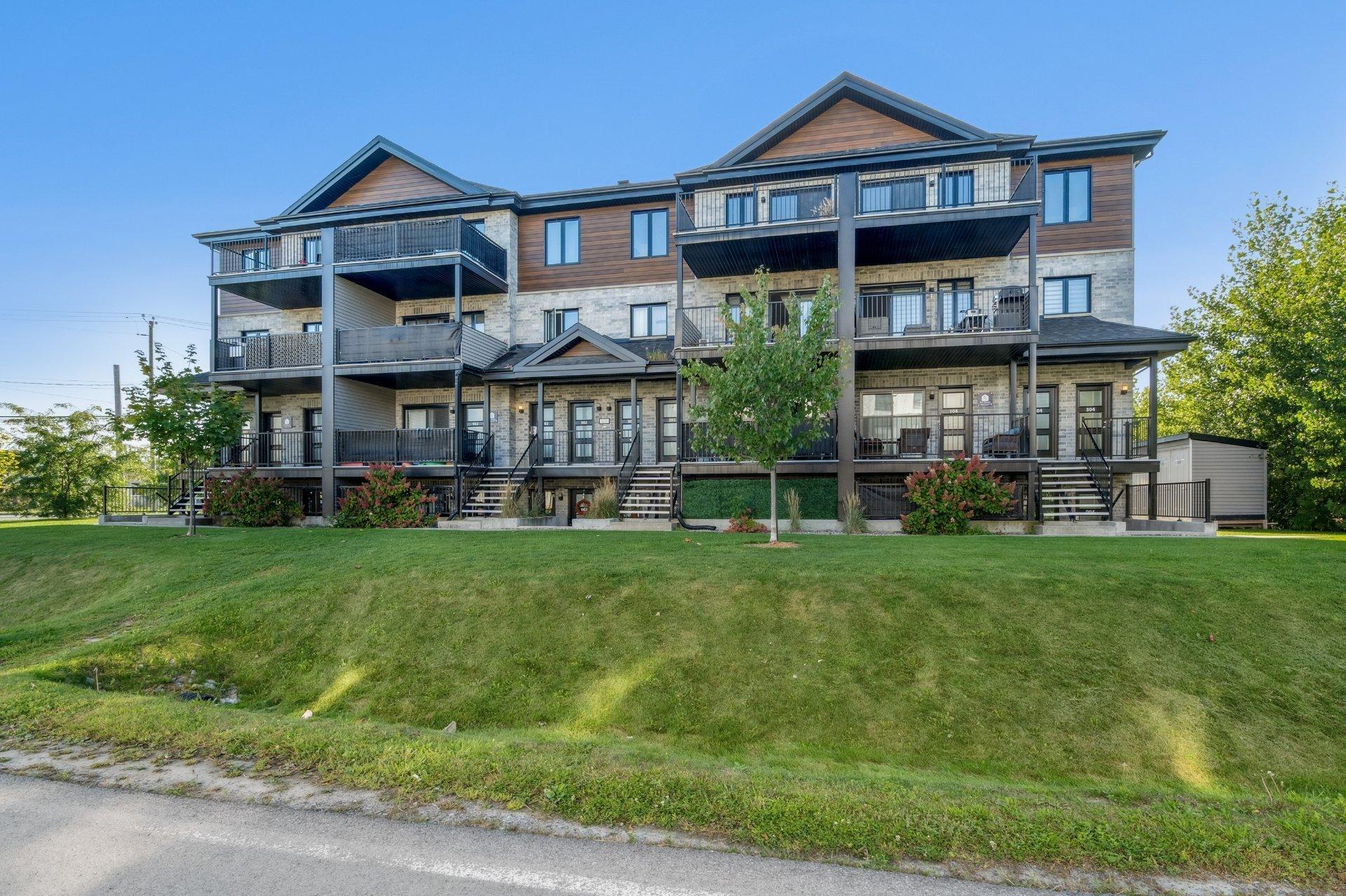 









622


Rue Jeanne-Mance

, 004,
Salaberry-de-Valleyfield,




QC
J6T4G5

