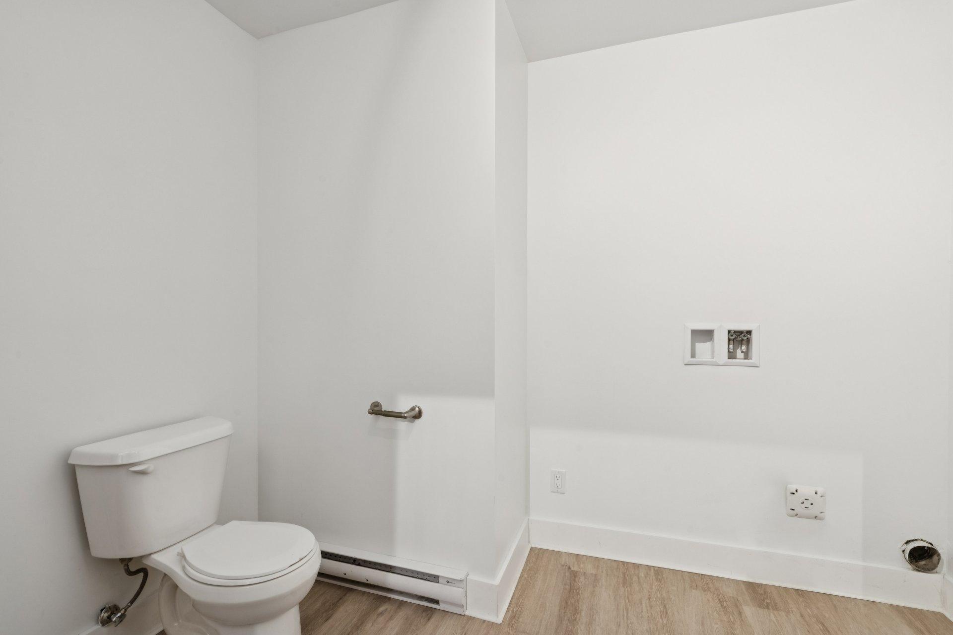 









622


Rue Jeanne-Mance

, 004,
Salaberry-de-Valleyfield,




QC
J6T4G5

