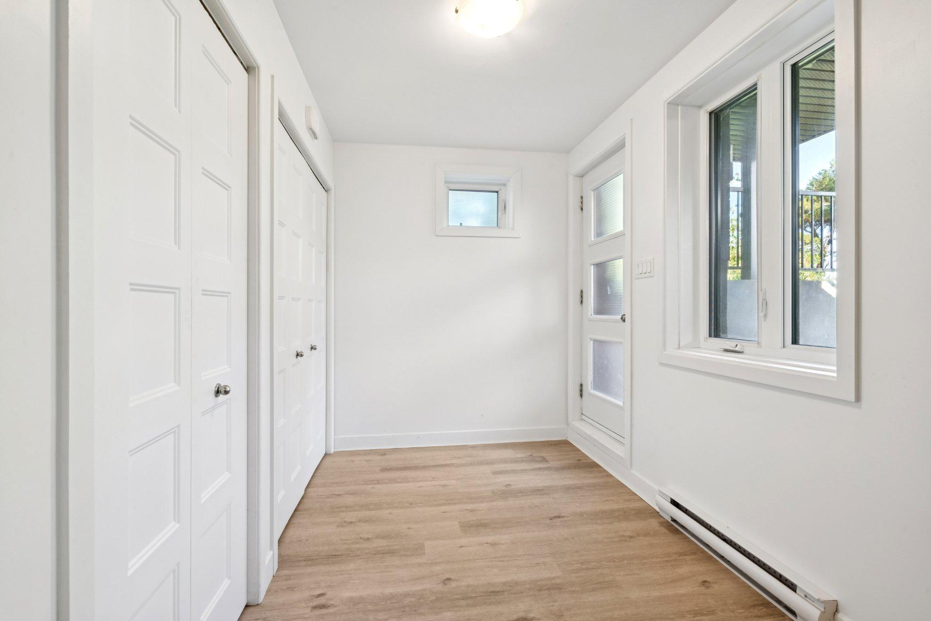 









622


Rue Jeanne-Mance

, 004,
Salaberry-de-Valleyfield,




QC
J6T4G5


