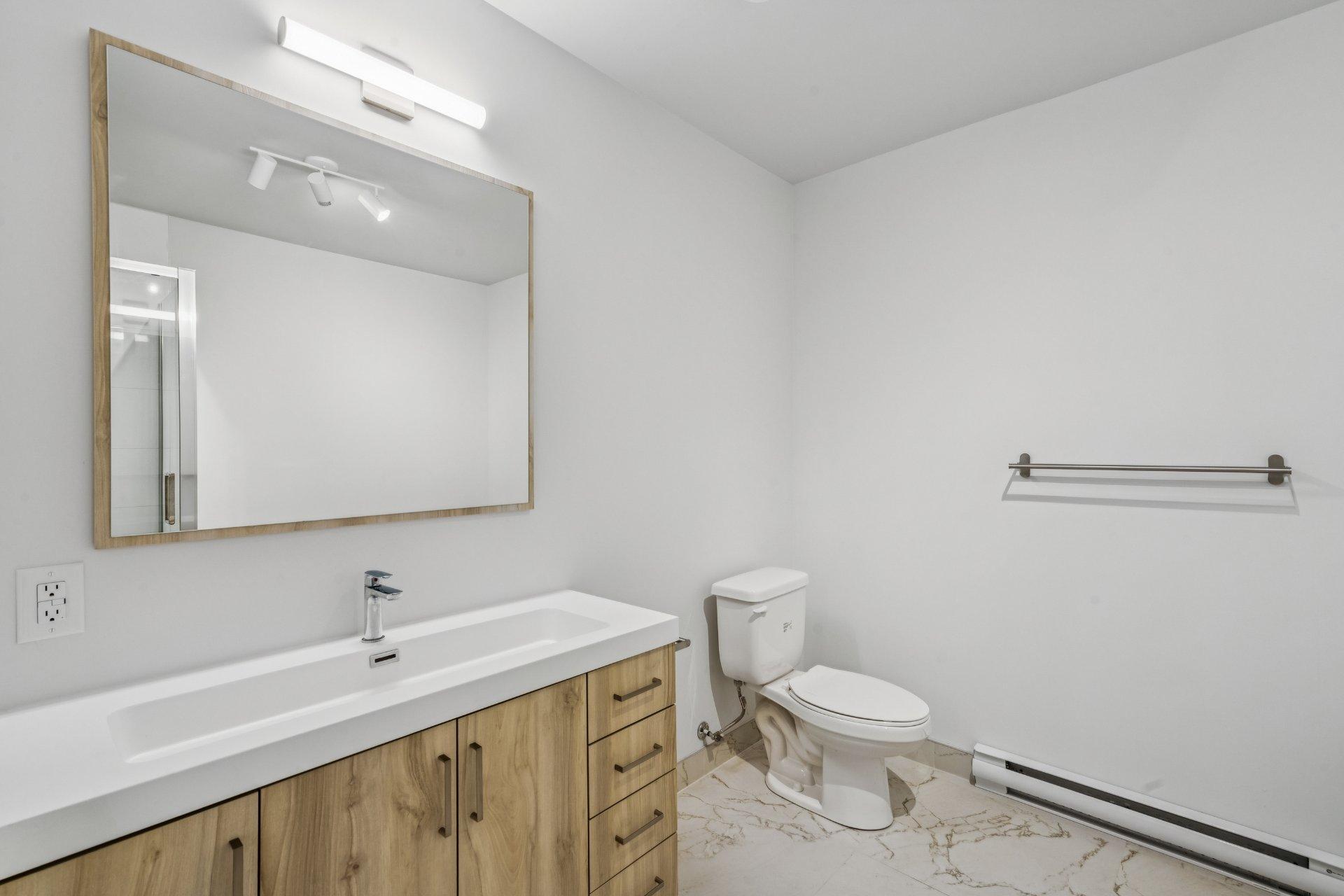 









6


Av. du Parc

, 2,
Salaberry-de-Valleyfield,




QC
J6T2H8

