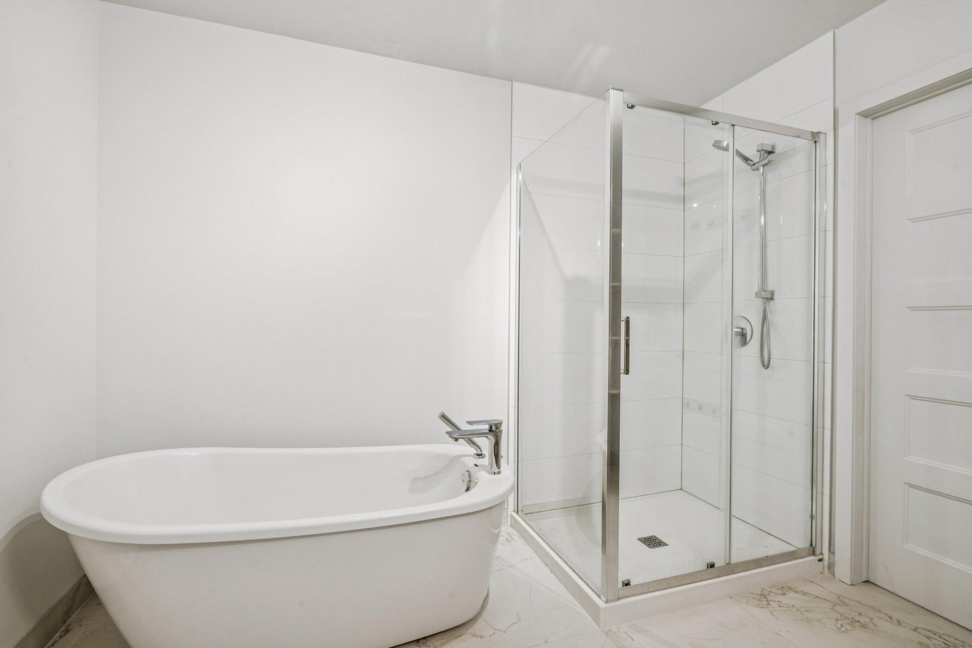 









6


Av. du Parc

, 2,
Salaberry-de-Valleyfield,




QC
J6T2H8

