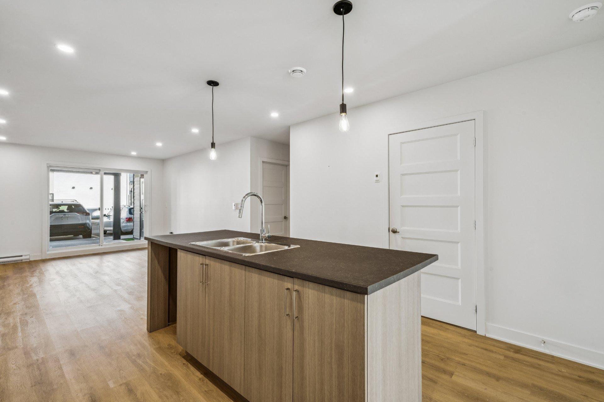 









6


Av. du Parc

, 2,
Salaberry-de-Valleyfield,




QC
J6T2H8

