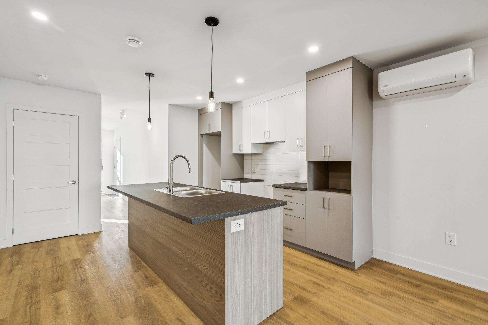 









6


Av. du Parc

, 2,
Salaberry-de-Valleyfield,




QC
J6T2H8

