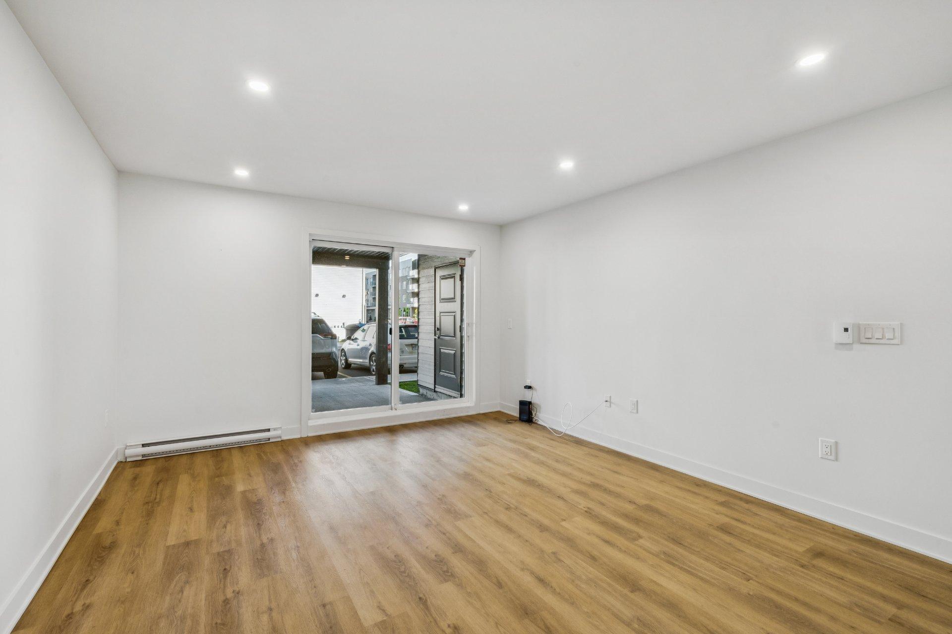 









6


Av. du Parc

, 2,
Salaberry-de-Valleyfield,




QC
J6T2H8

