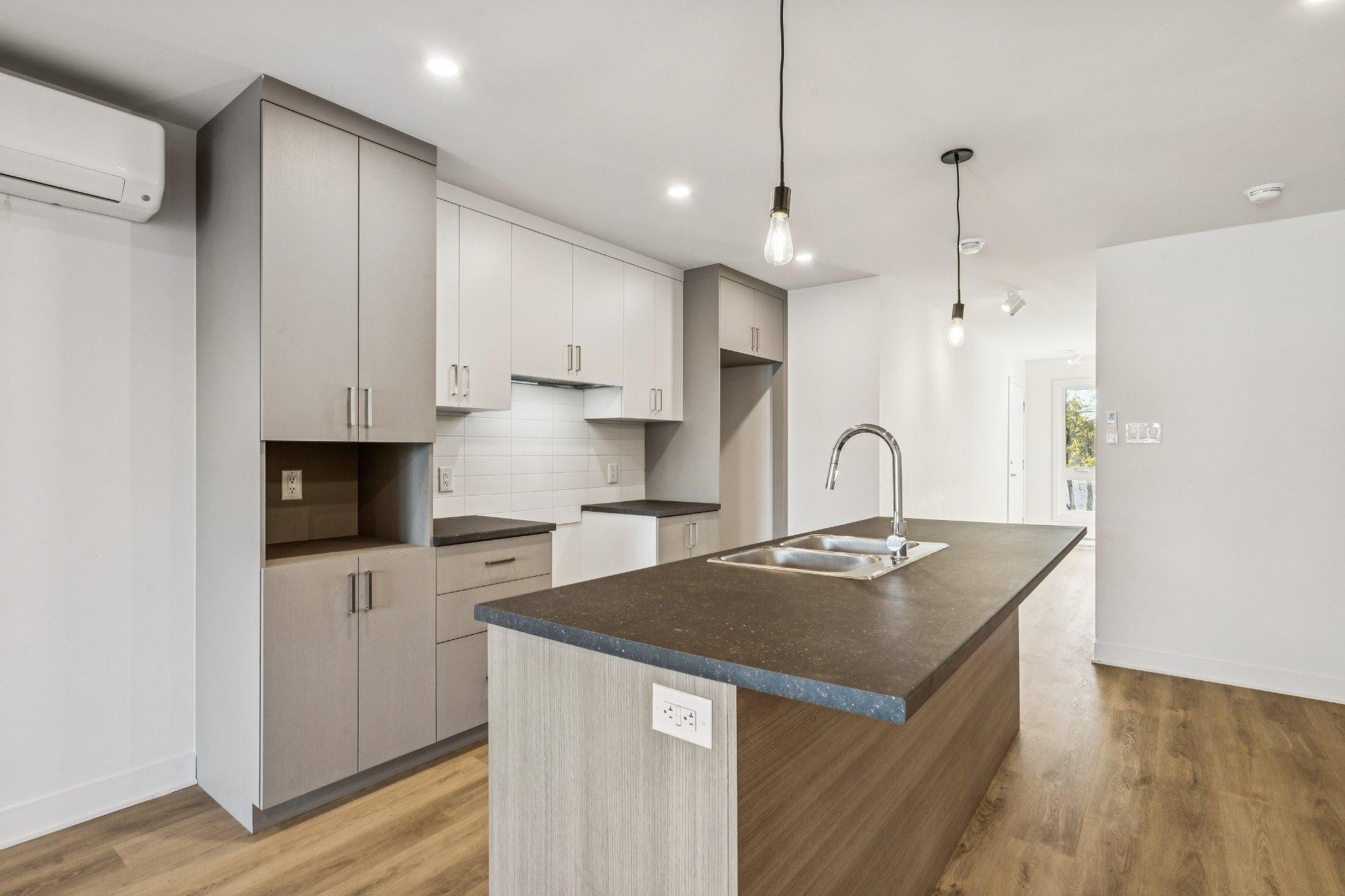 









6


Av. du Parc

, 5,
Salaberry-de-Valleyfield,




QC
J6T2H8


