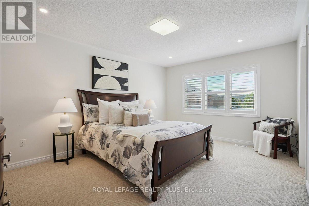 












248 DUNCAN LANE

,
Milton,




Ontario
L9T7A8

