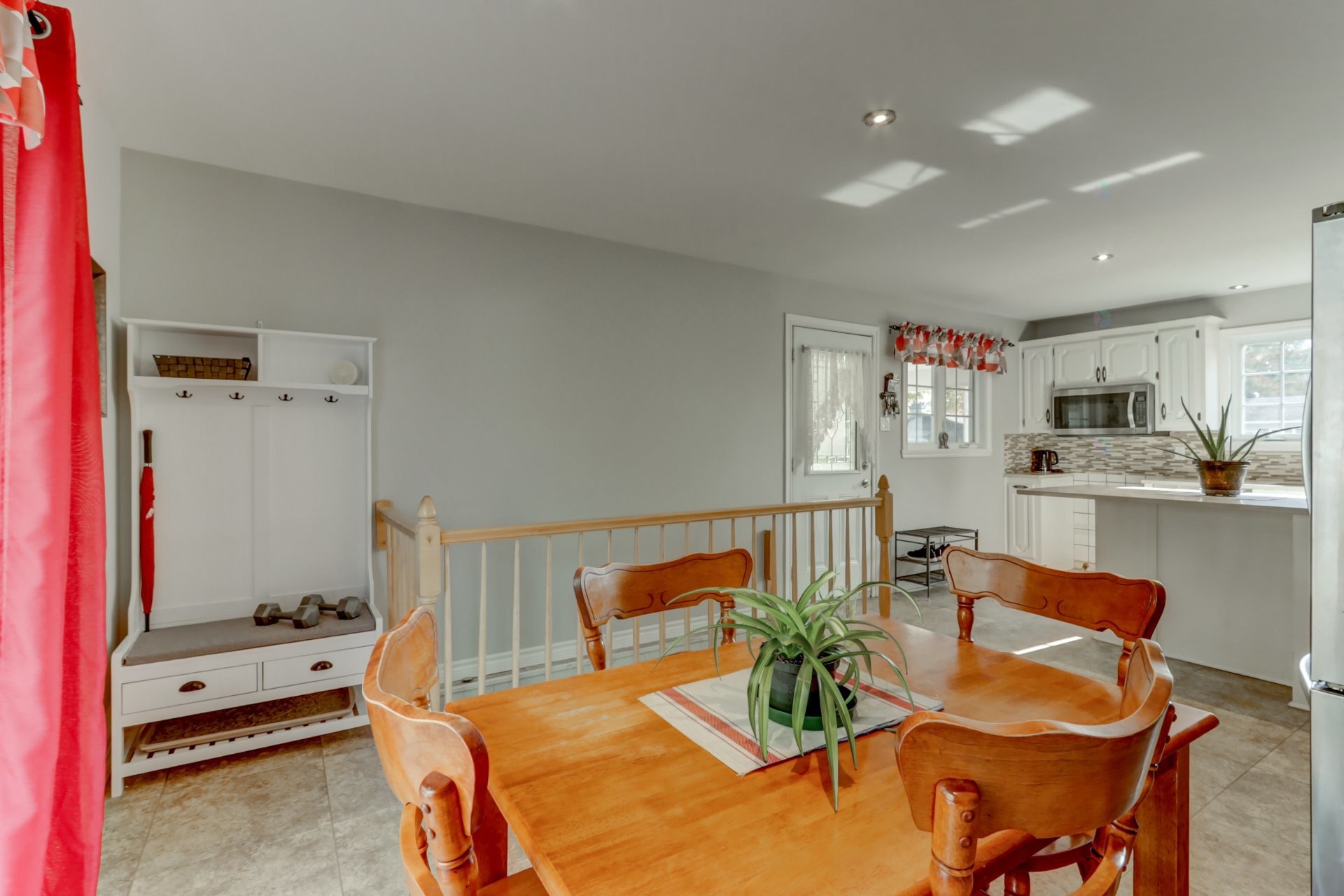 









17


Carré Rémi

,
Blainville,




QC
J7C2V4

