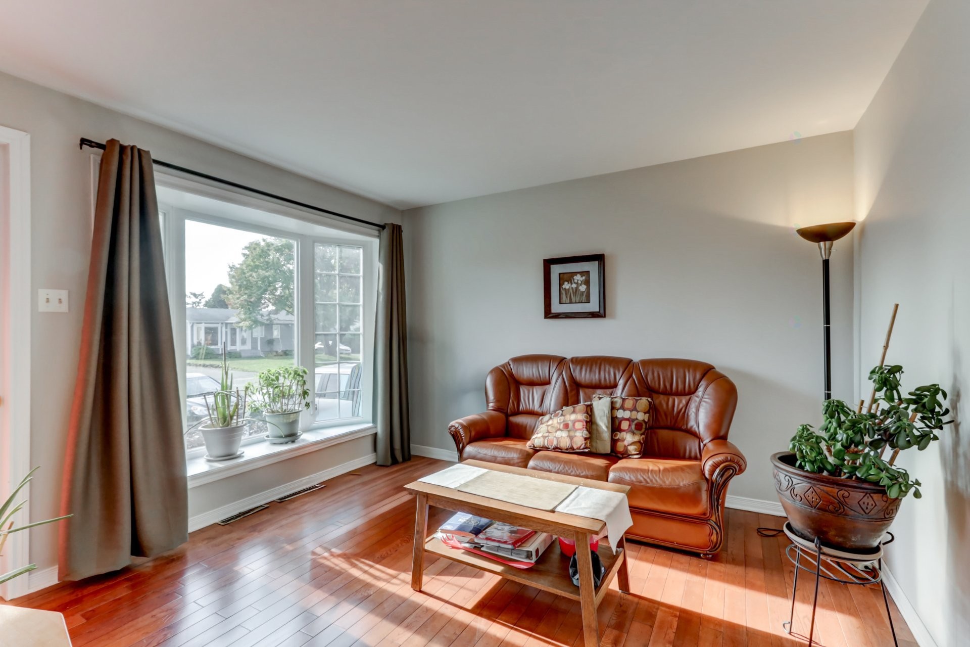 









17


Carré Rémi

,
Blainville,




QC
J7C2V4

