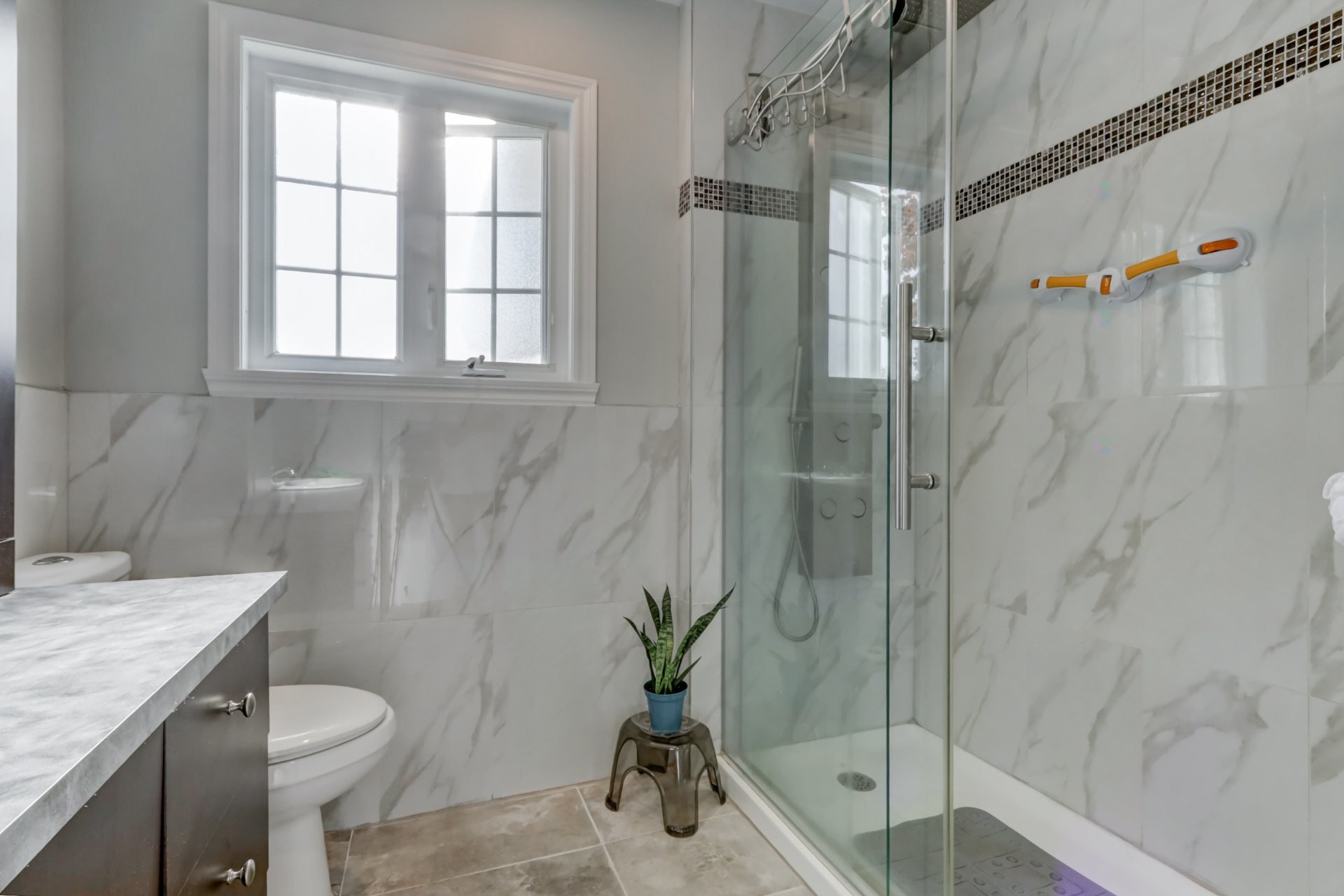 









17


Carré Rémi

,
Blainville,




QC
J7C2V4

