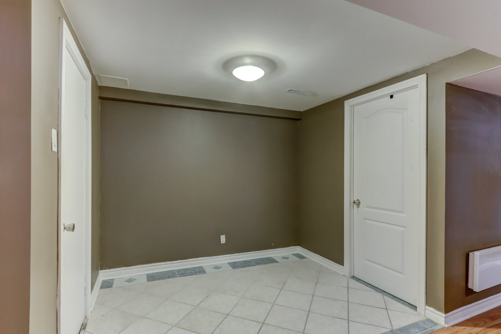 









17


Carré Rémi

,
Blainville,




QC
J7C2V4

