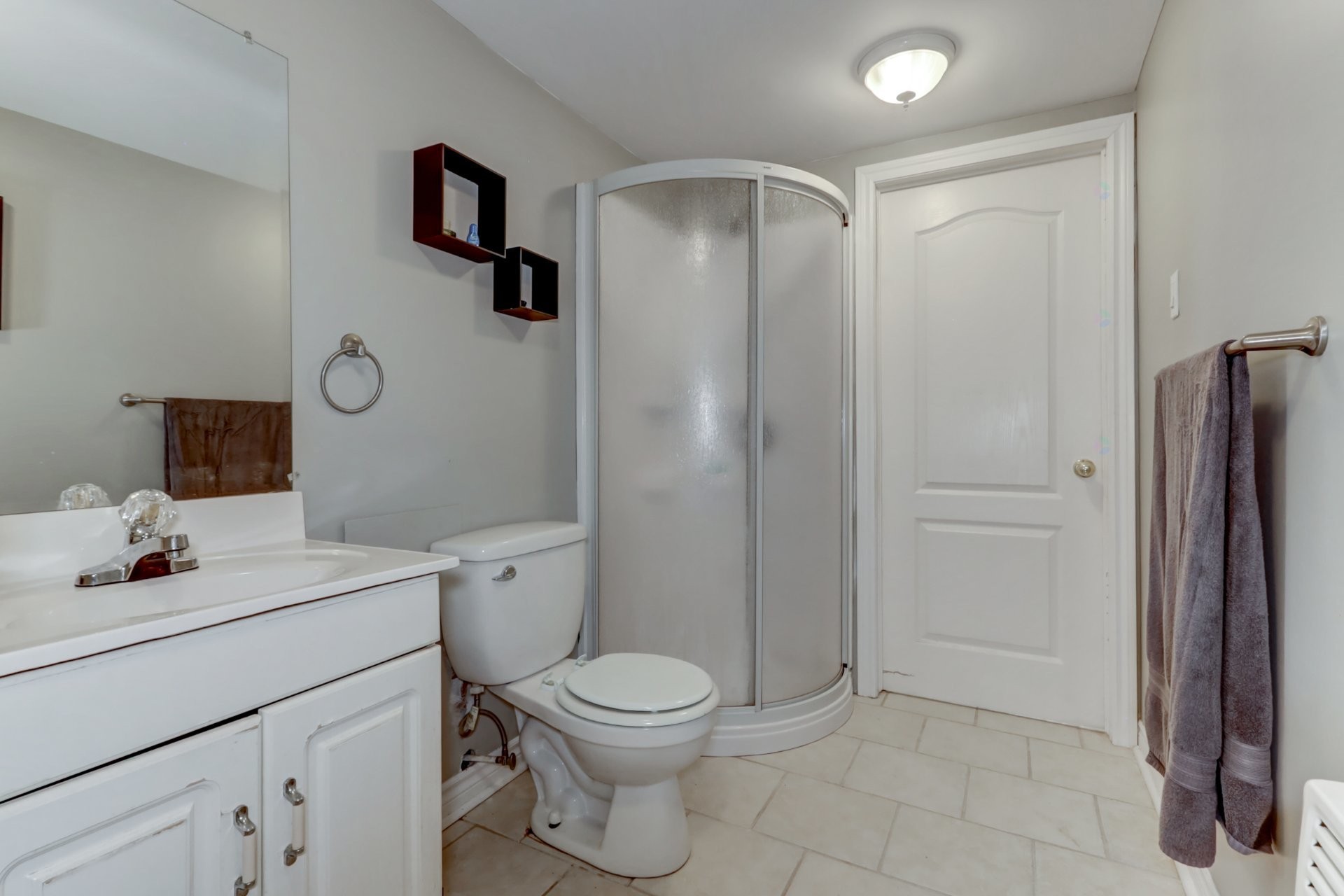 









17


Carré Rémi

,
Blainville,




QC
J7C2V4

