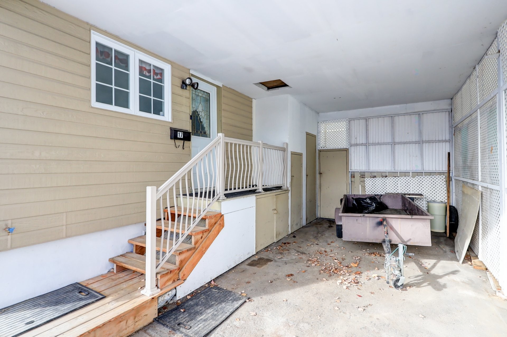 









17


Carré Rémi

,
Blainville,




QC
J7C2V4

