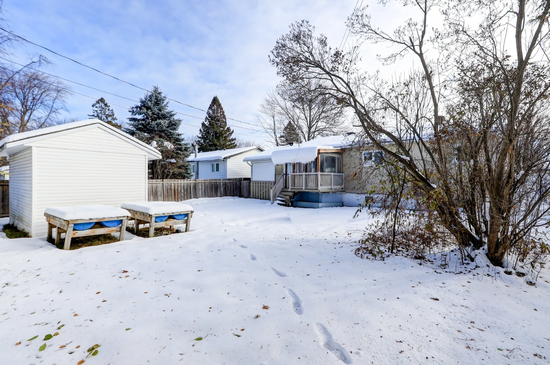 









17


Carré Rémi

,
Blainville,




QC
J7C2V4

