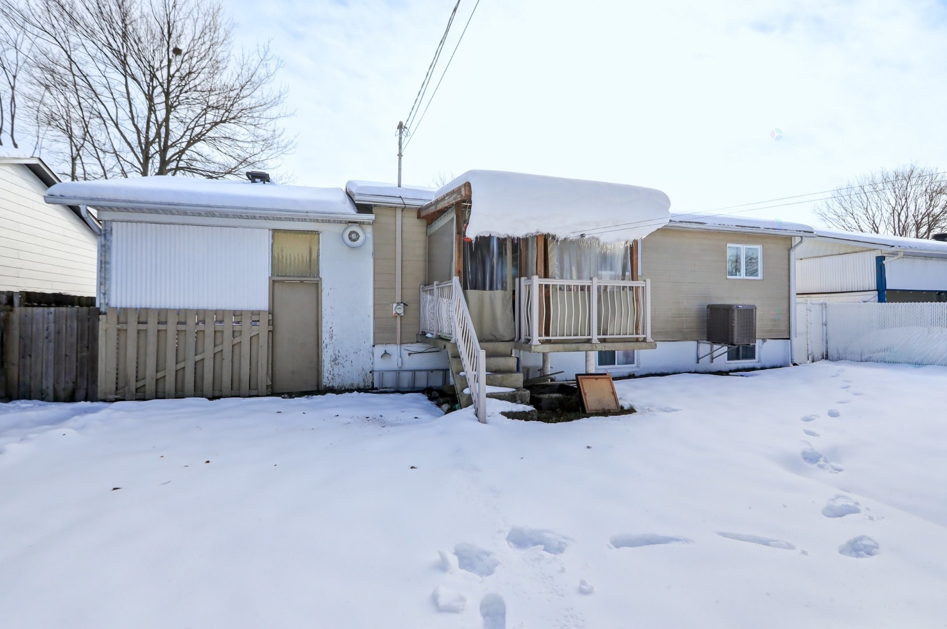 









17


Carré Rémi

,
Blainville,




QC
J7C2V4

