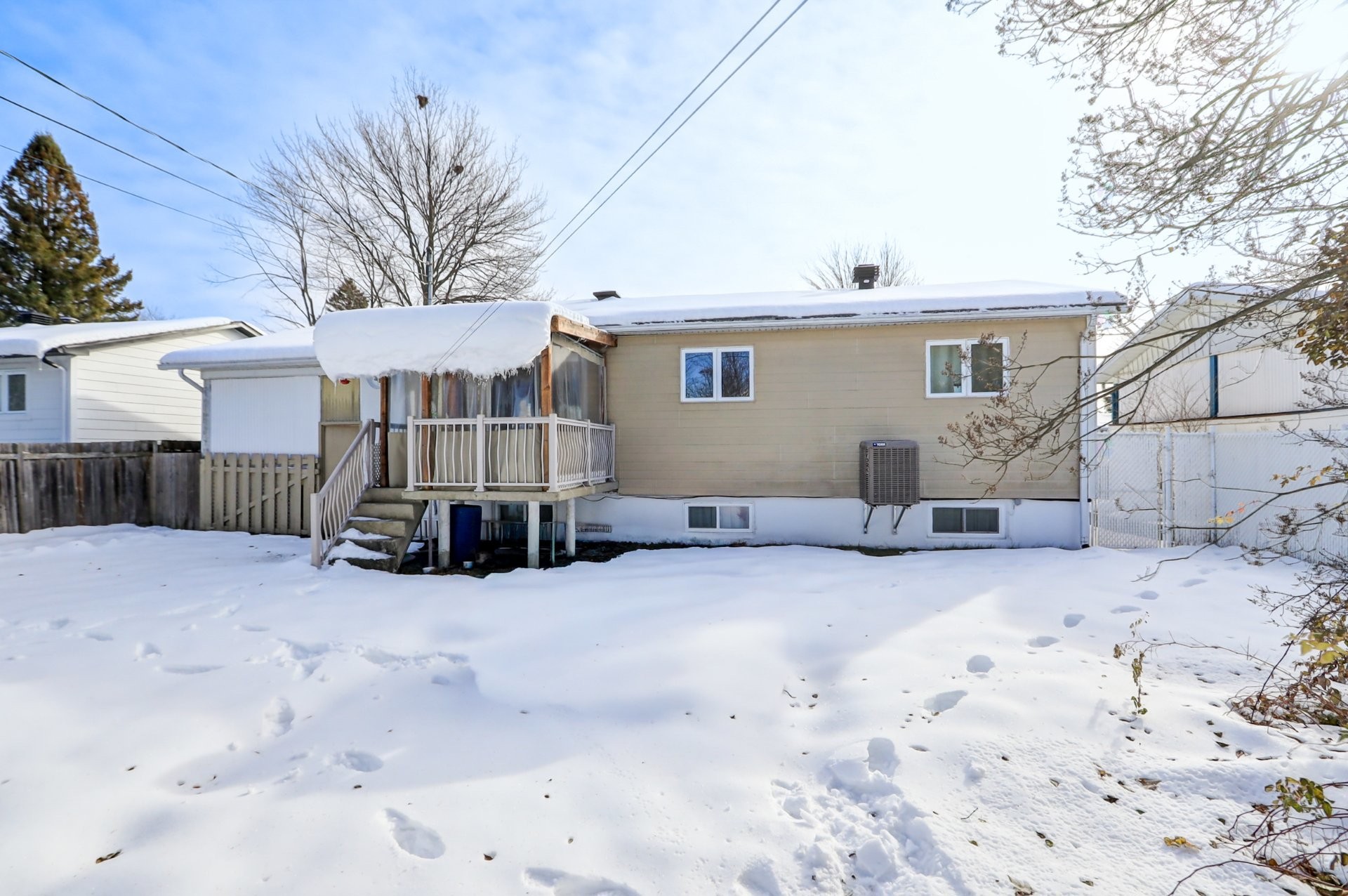 









17


Carré Rémi

,
Blainville,




QC
J7C2V4

