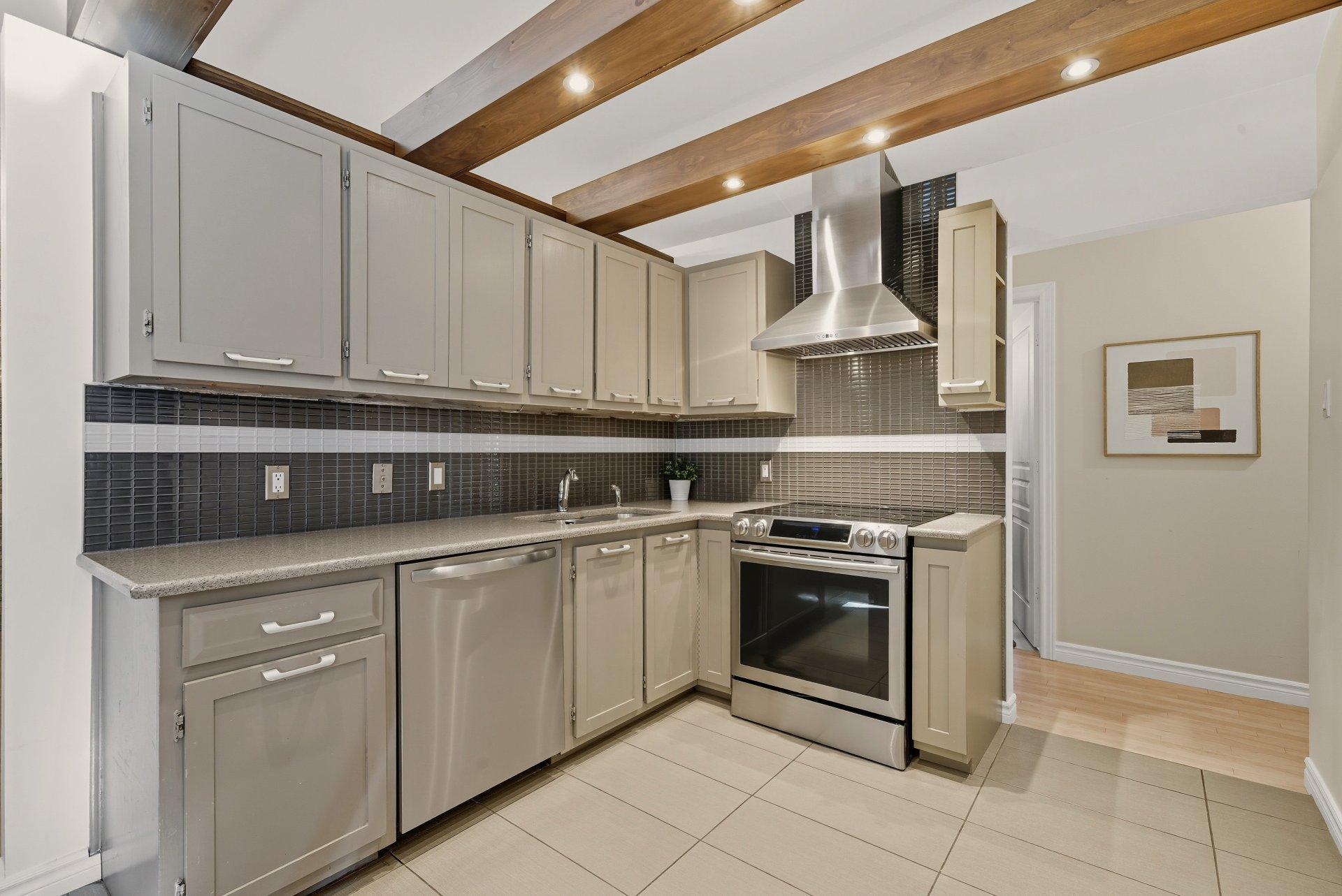 









502


Rue Tailhandier

,
Saint-Bruno-de-Montarville,




QC
J3V4V2

