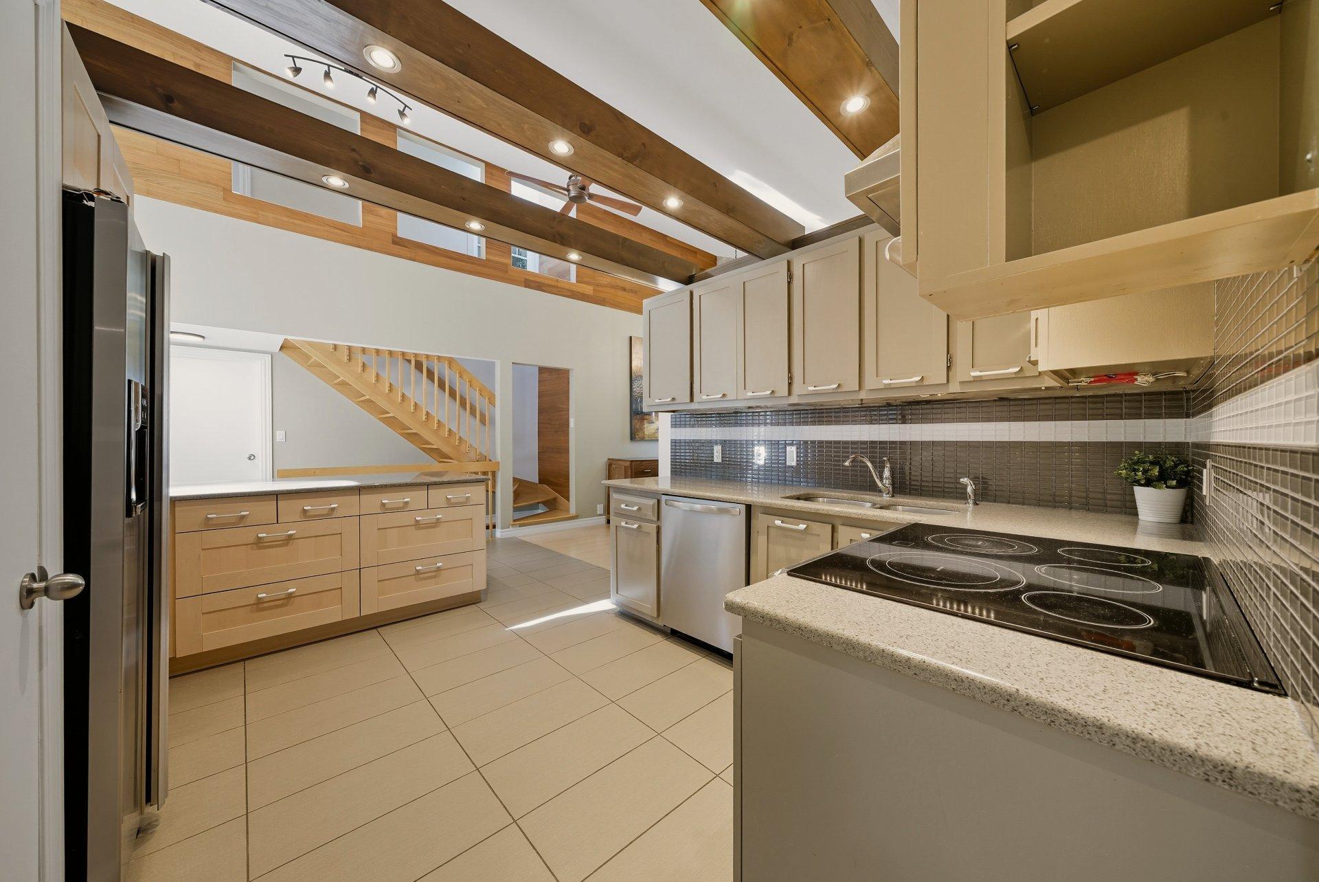 









502


Rue Tailhandier

,
Saint-Bruno-de-Montarville,




QC
J3V4V2

