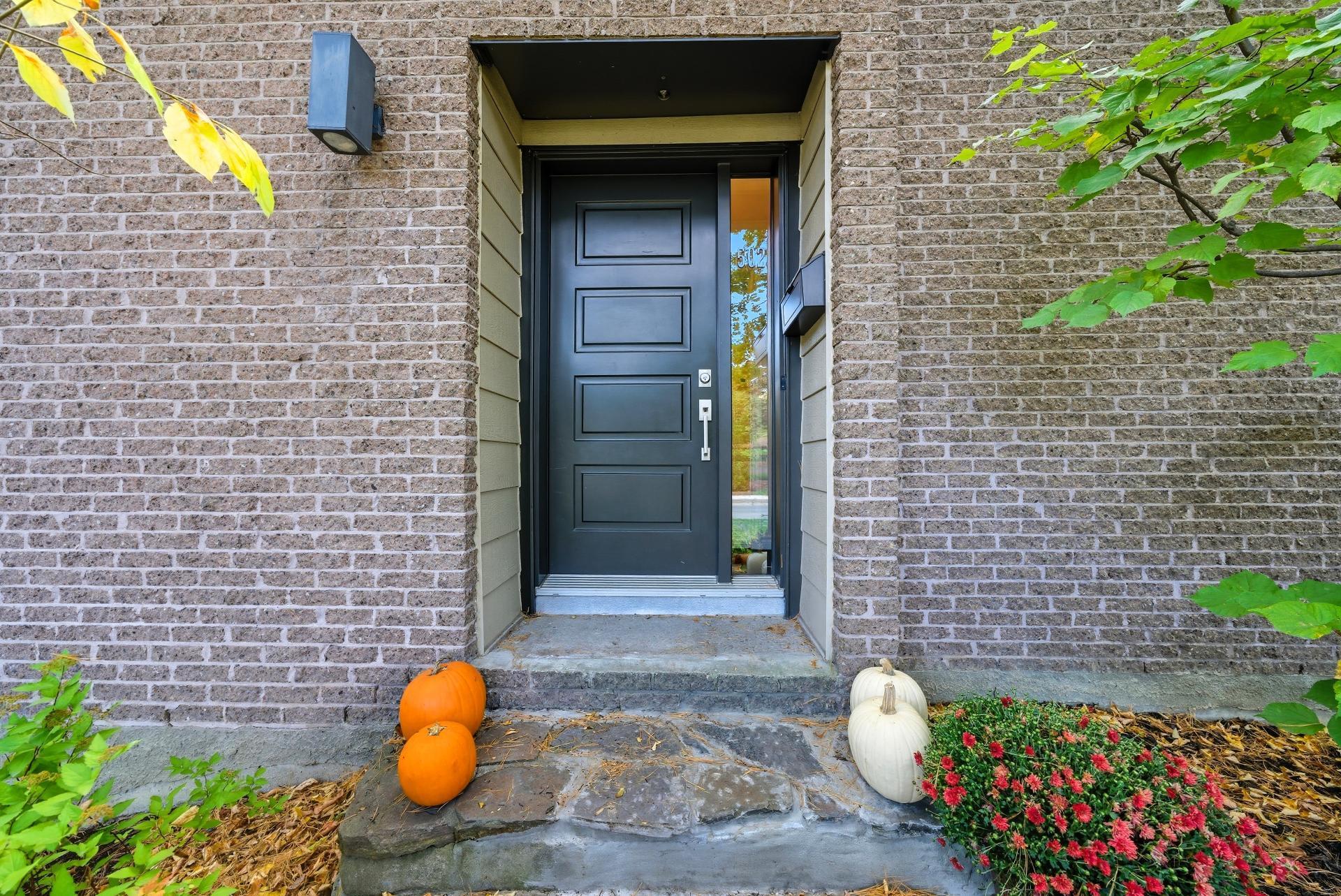









502


Rue Tailhandier

,
Saint-Bruno-de-Montarville,




QC
J3V4V2

