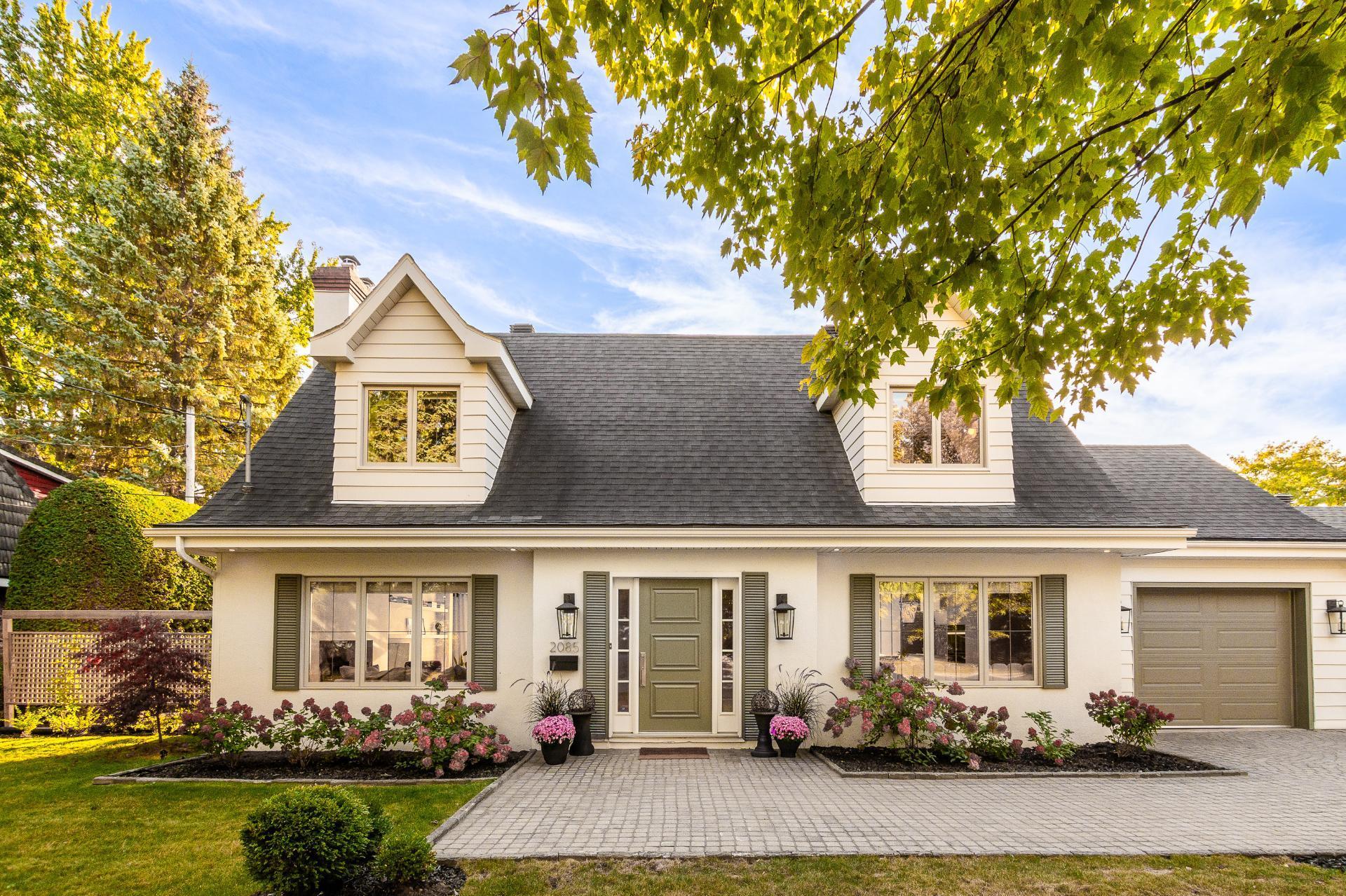 









2085


Rue de la Régence

,
Saint-Bruno-de-Montarville,




QC
J3V4B8

