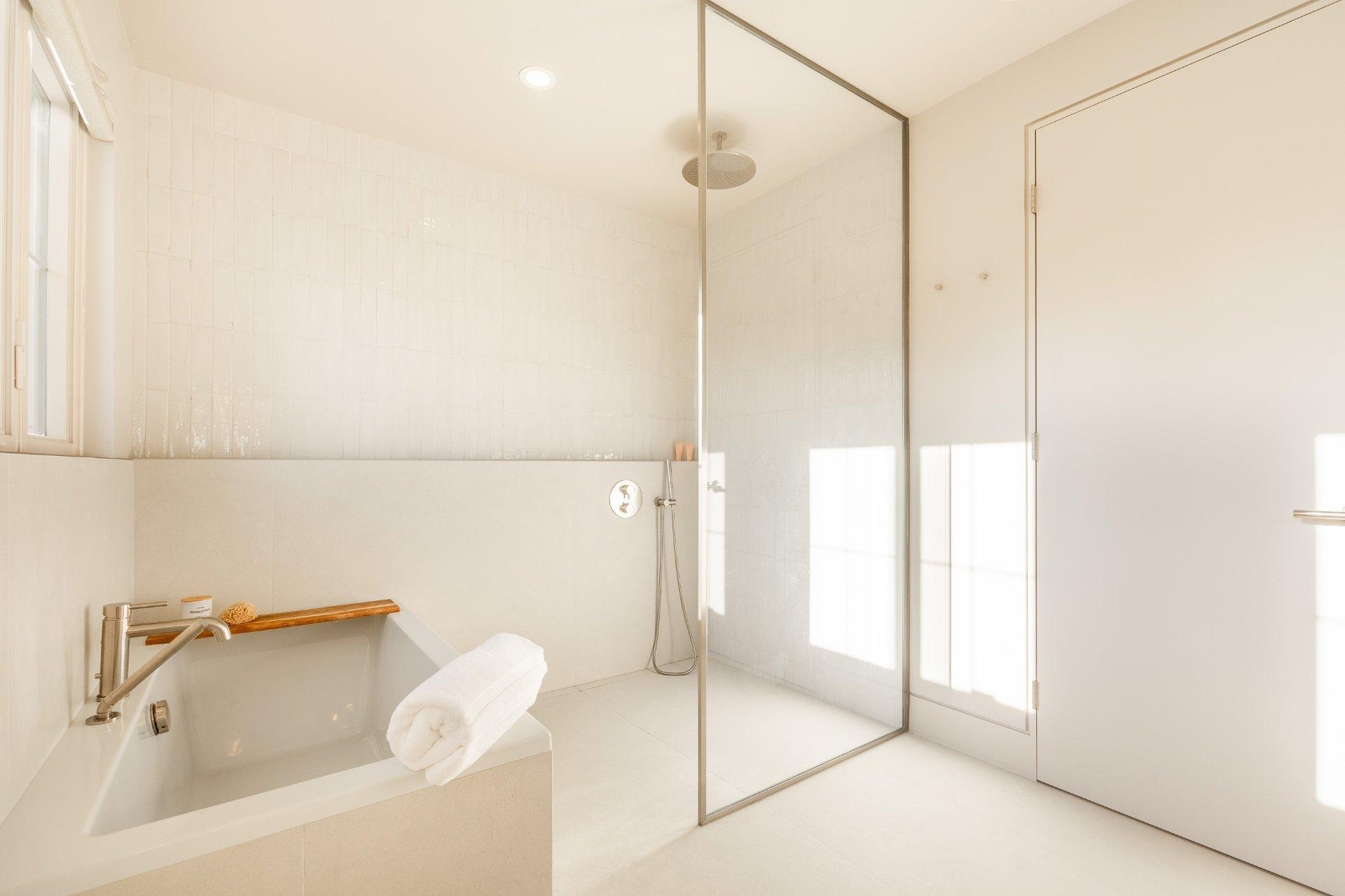 









2085


Rue de la Régence

,
Saint-Bruno-de-Montarville,




QC
J3V4B8

