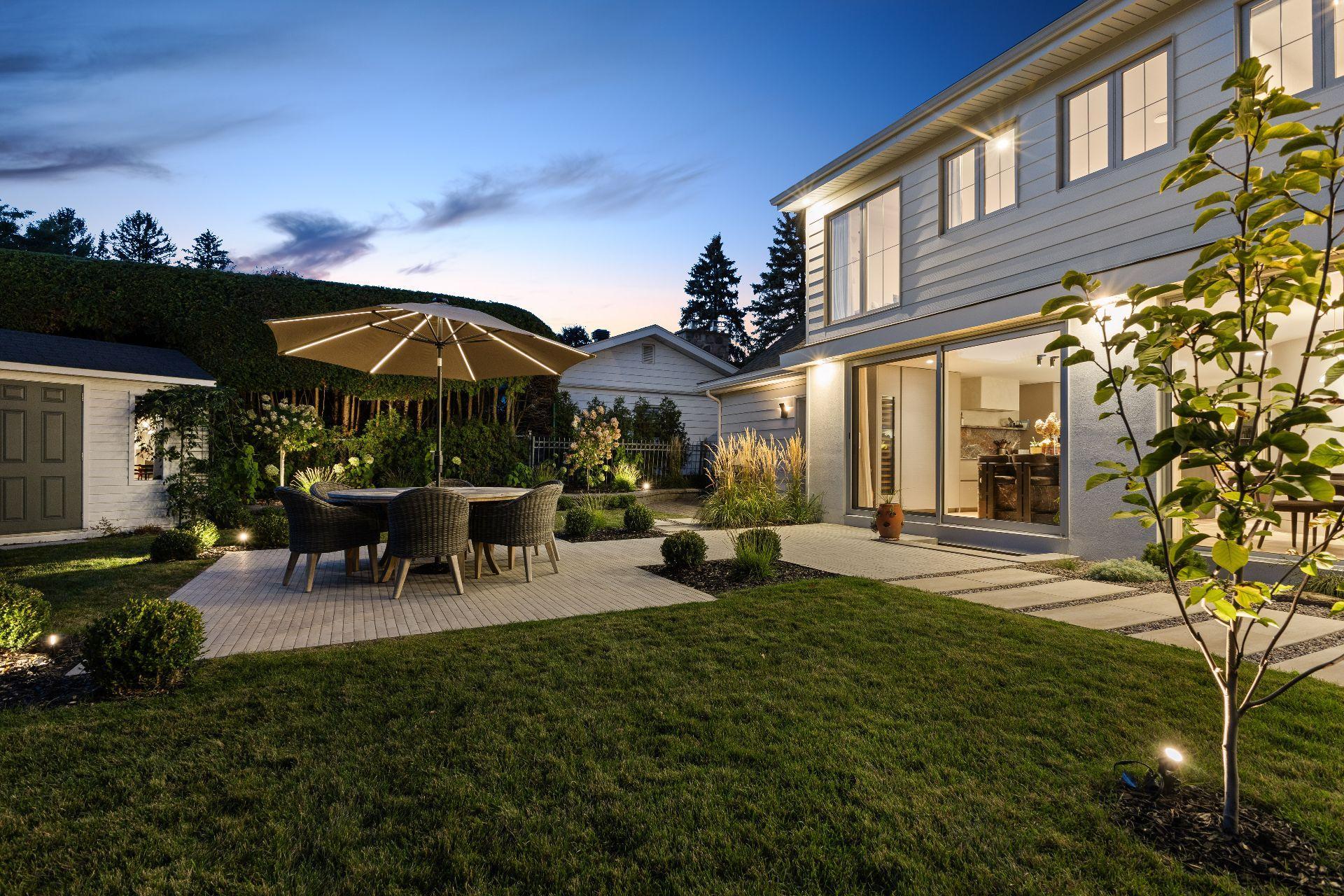 









2085


Rue de la Régence

,
Saint-Bruno-de-Montarville,




QC
J3V4B8

