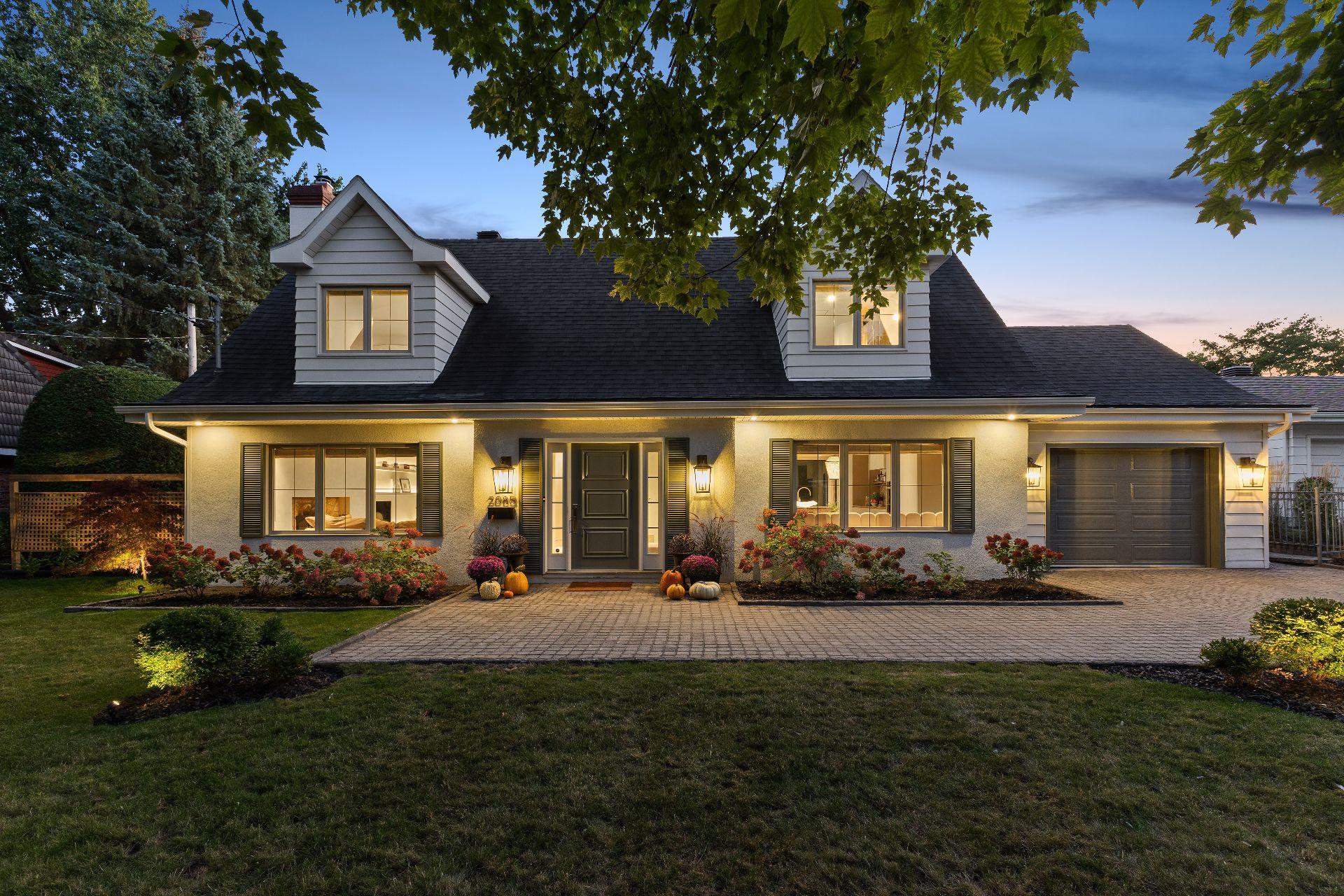 









2085


Rue de la Régence

,
Saint-Bruno-de-Montarville,




QC
J3V4B8

