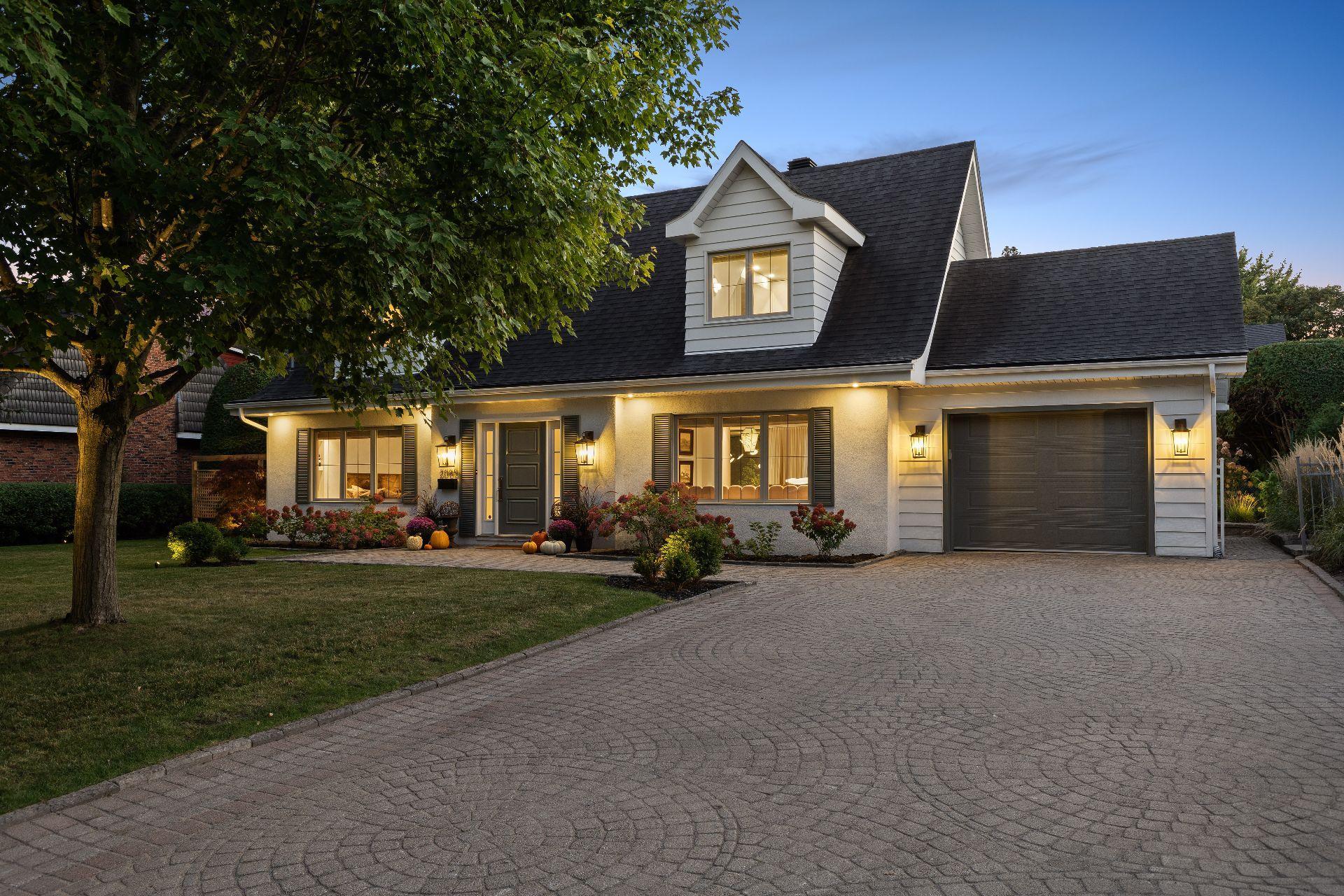 









2085


Rue de la Régence

,
Saint-Bruno-de-Montarville,




QC
J3V4B8

