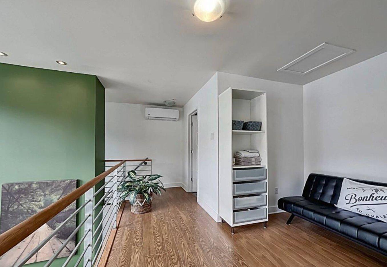 









2705


Route 323 N.

,
Amherst,




QC
J0T2L0

