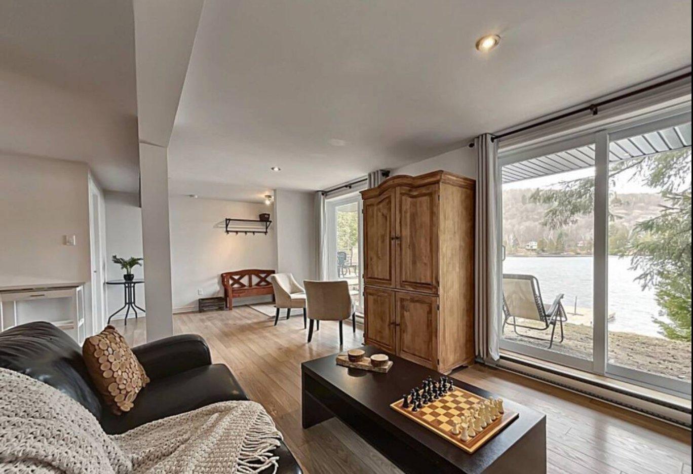 









2705


Route 323 N.

,
Amherst,




QC
J0T2L0

