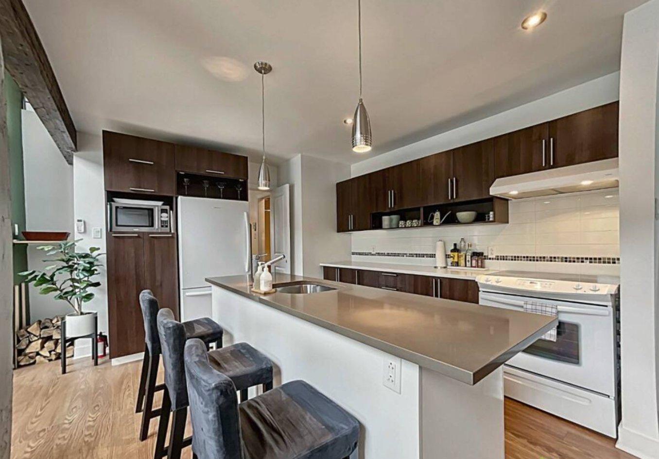 









2705


Route 323 N.

,
Amherst,




QC
J0T2L0

