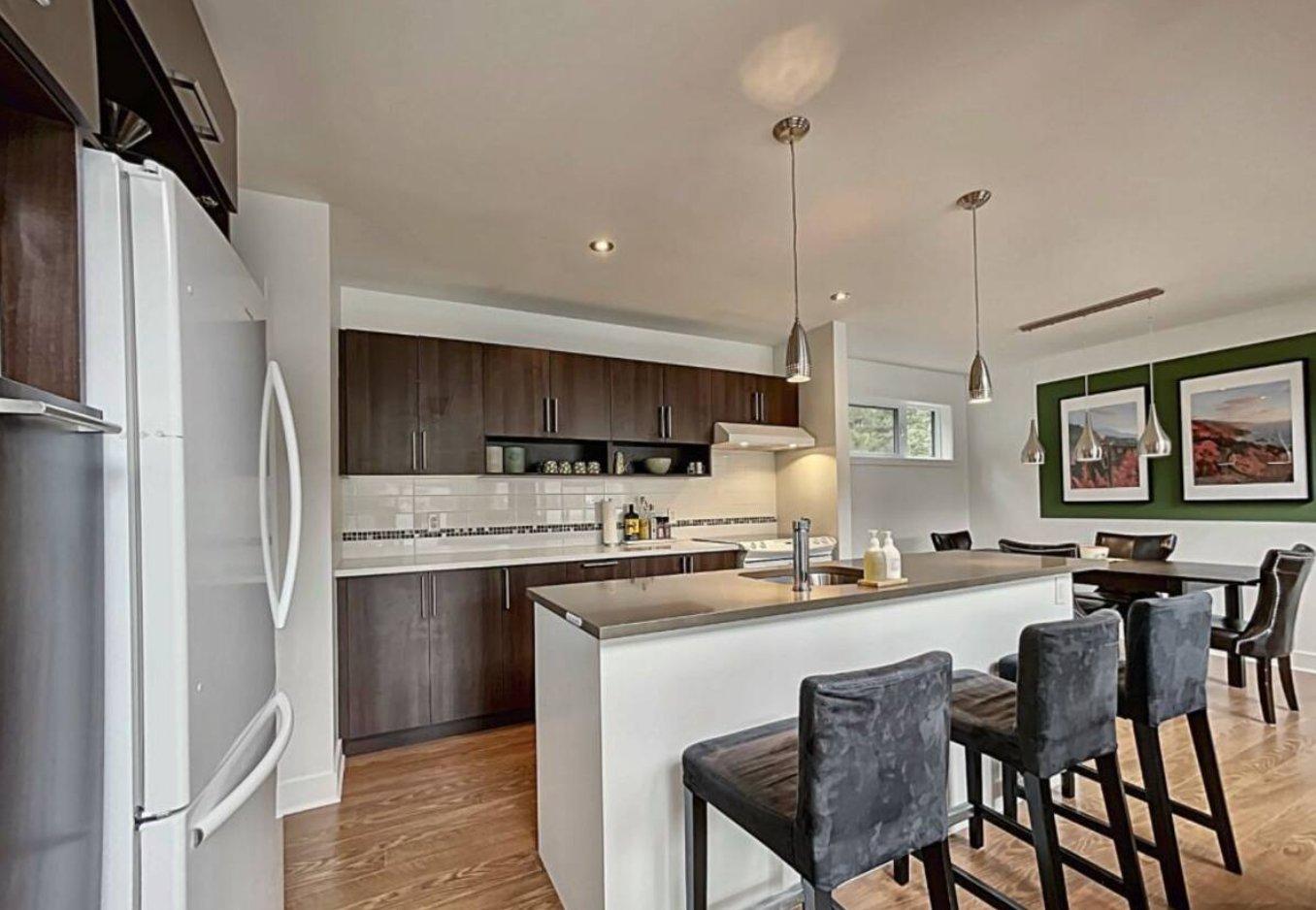 









2705


Route 323 N.

,
Amherst,




QC
J0T2L0

