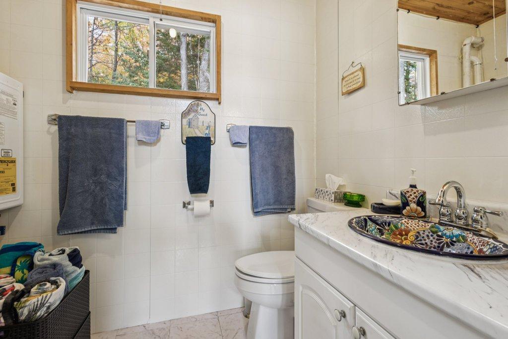 









99


Ch. du Lys

,
Val-des-Monts,




QC
J8N1C2

