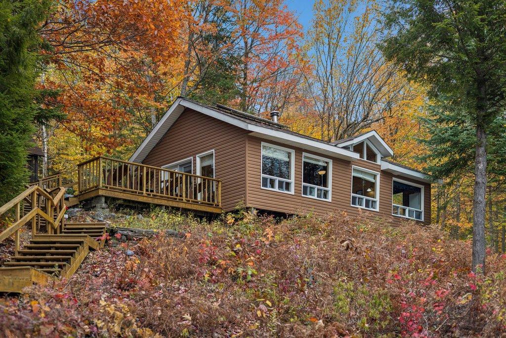 









99


Ch. du Lys

,
Val-des-Monts,




QC
J8N1C2

