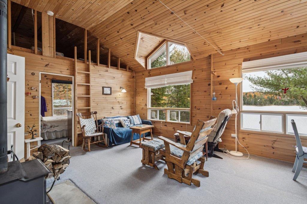 









99


Ch. du Lys

,
Val-des-Monts,




QC
J8N1C2

