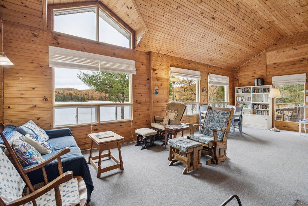 









99


Ch. du Lys

,
Val-des-Monts,




QC
J8N1C2

