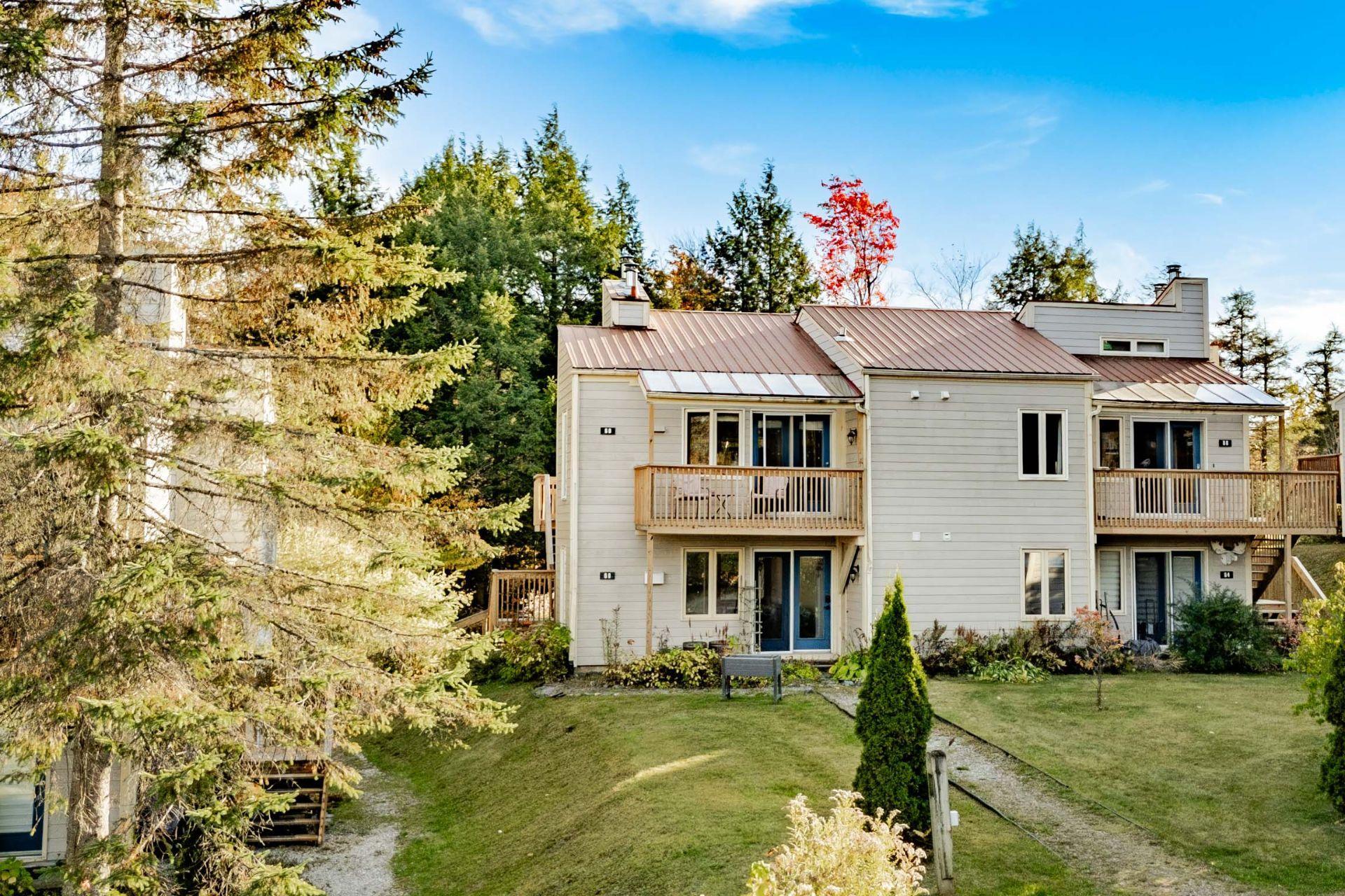 









58


Rue de la Grande-Coulée

,
Orford,




QC
J1X6Z6

